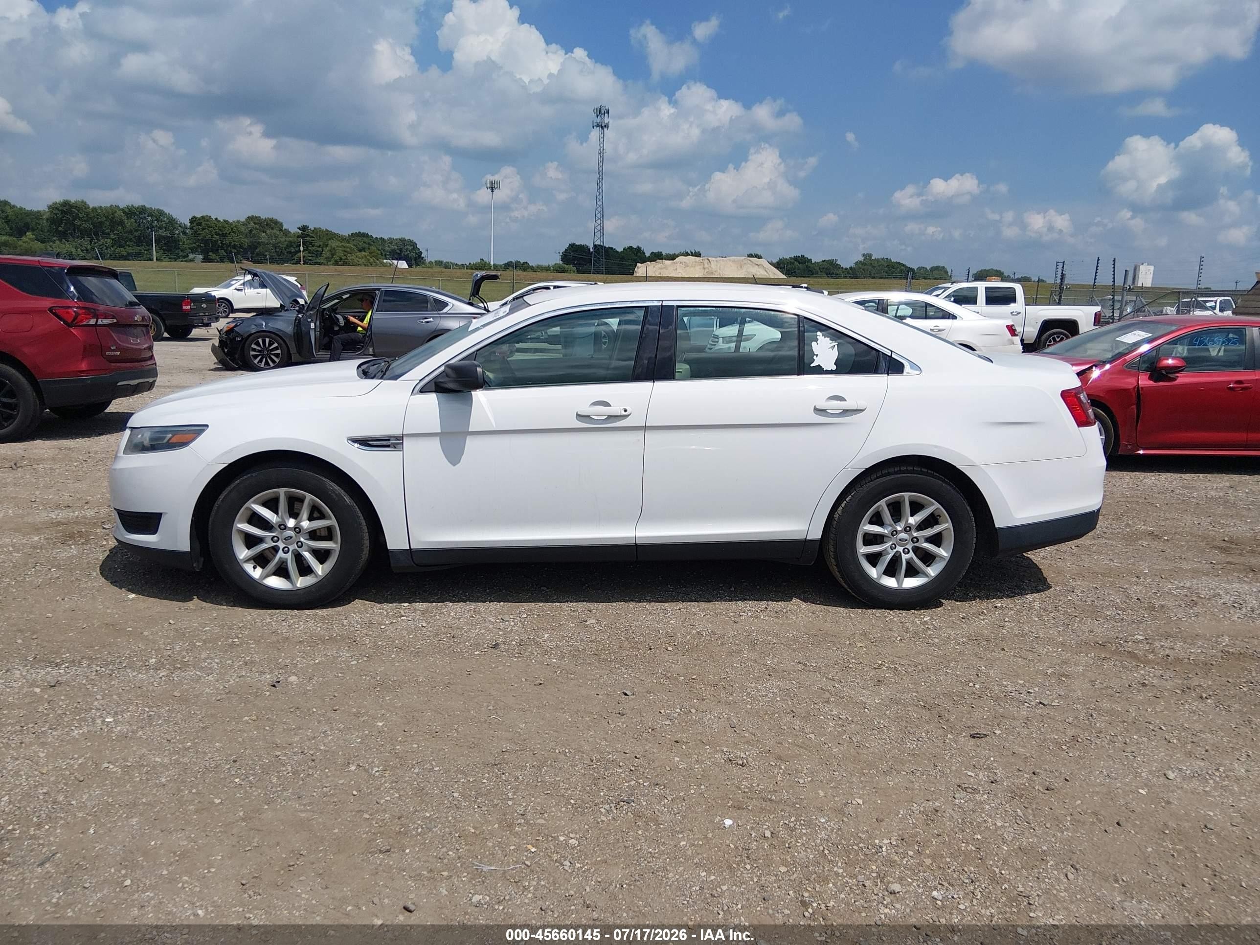 2015 Ford Taurus Se White vin: 1FAHP2D8XFG115091