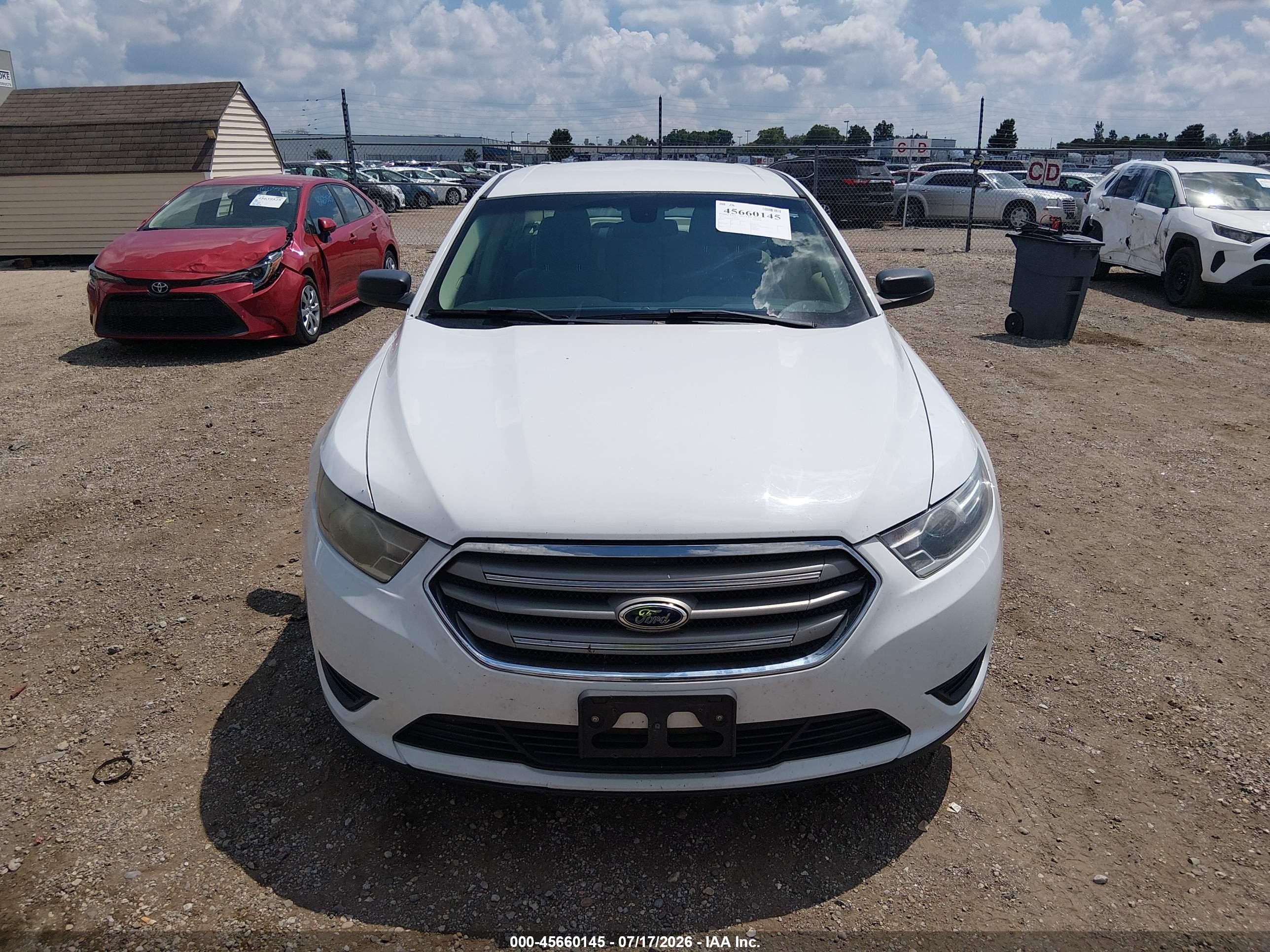 2015 Ford Taurus Se White vin: 1FAHP2D8XFG115091