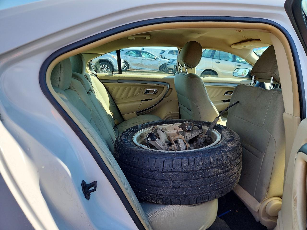 2015 Ford Taurus Se White vin: 1FAHP2D8XFG173153