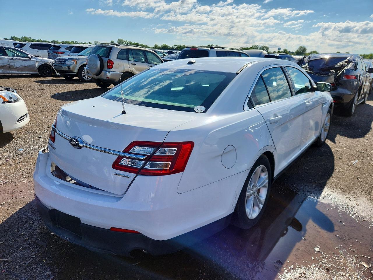 2015 Ford Taurus Se White vin: 1FAHP2D8XFG173153