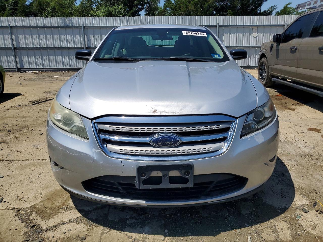 2010 Ford Taurus Se Silver vin: 1FAHP2DW0AG131453
