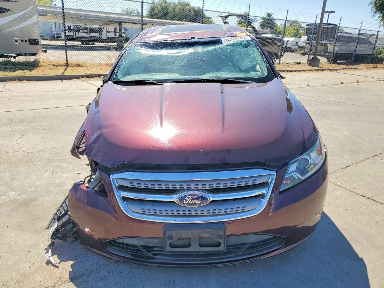 2011 Ford Taurus Se Burgundy vin: 1FAHP2DW1BG112993