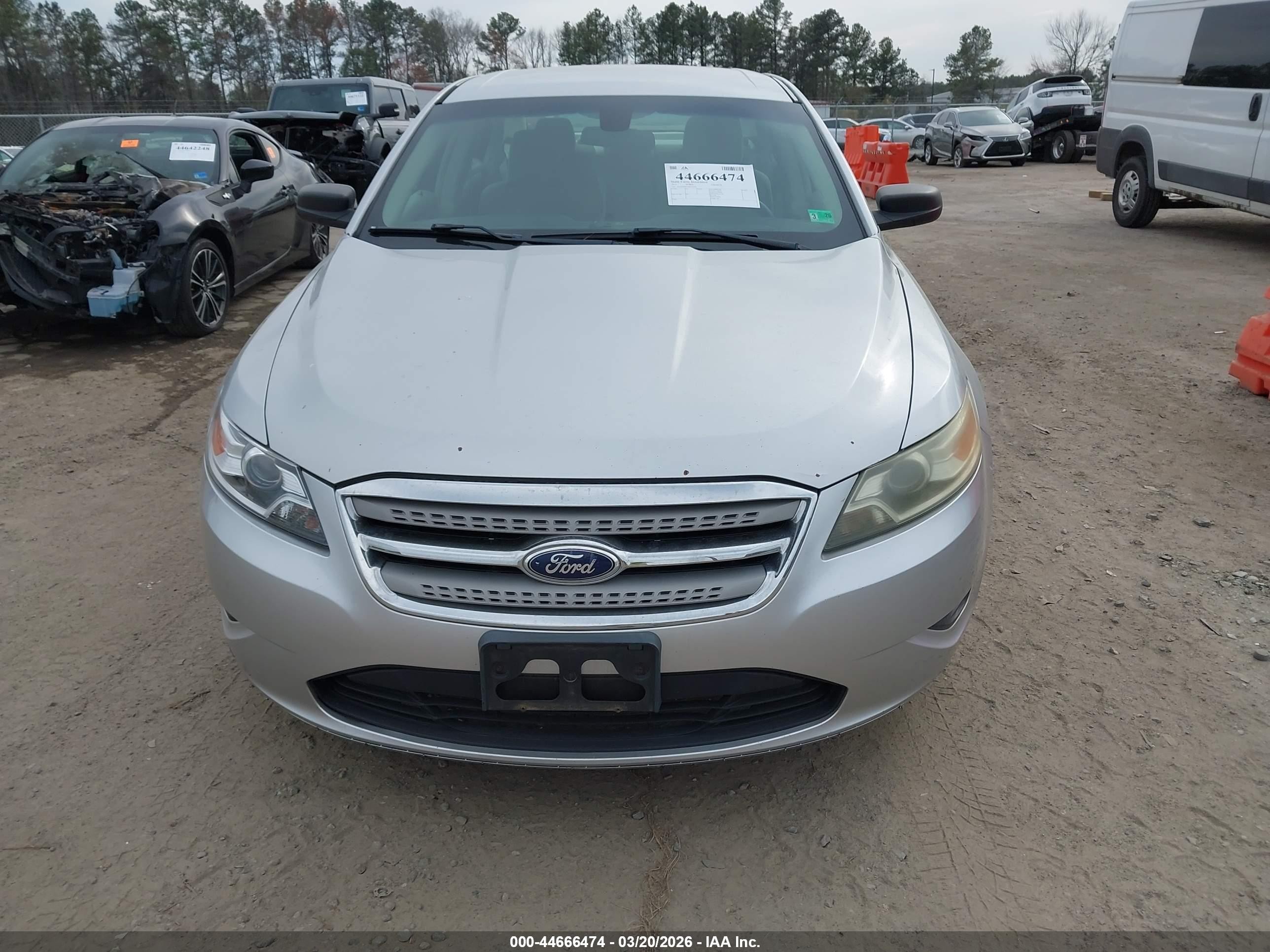 2011 Ford Taurus Se Серебряный vin: 1FAHP2DW1BG124951