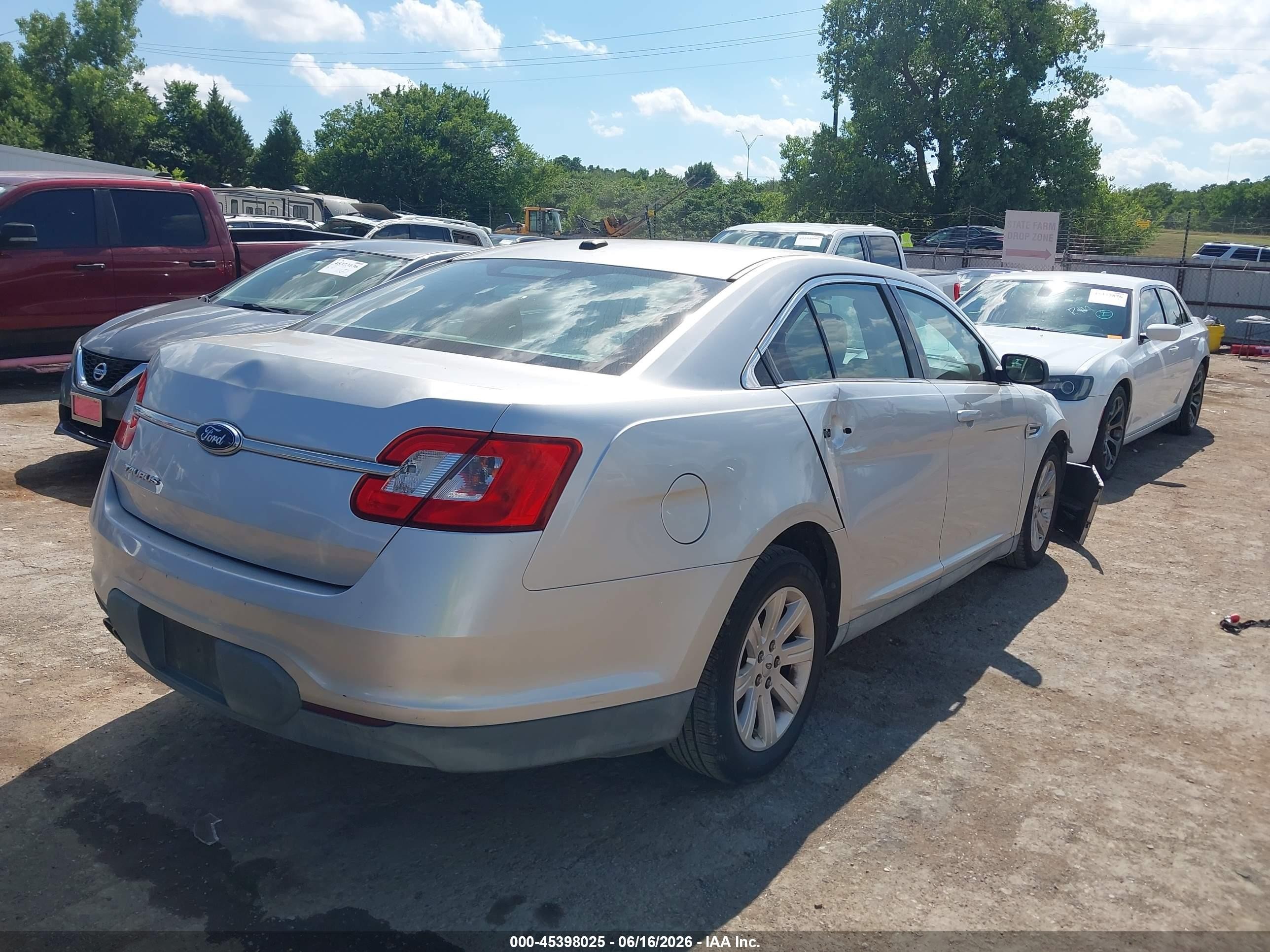 2010 Ford Taurus Se Silver vin: 1FAHP2DW2AG147105