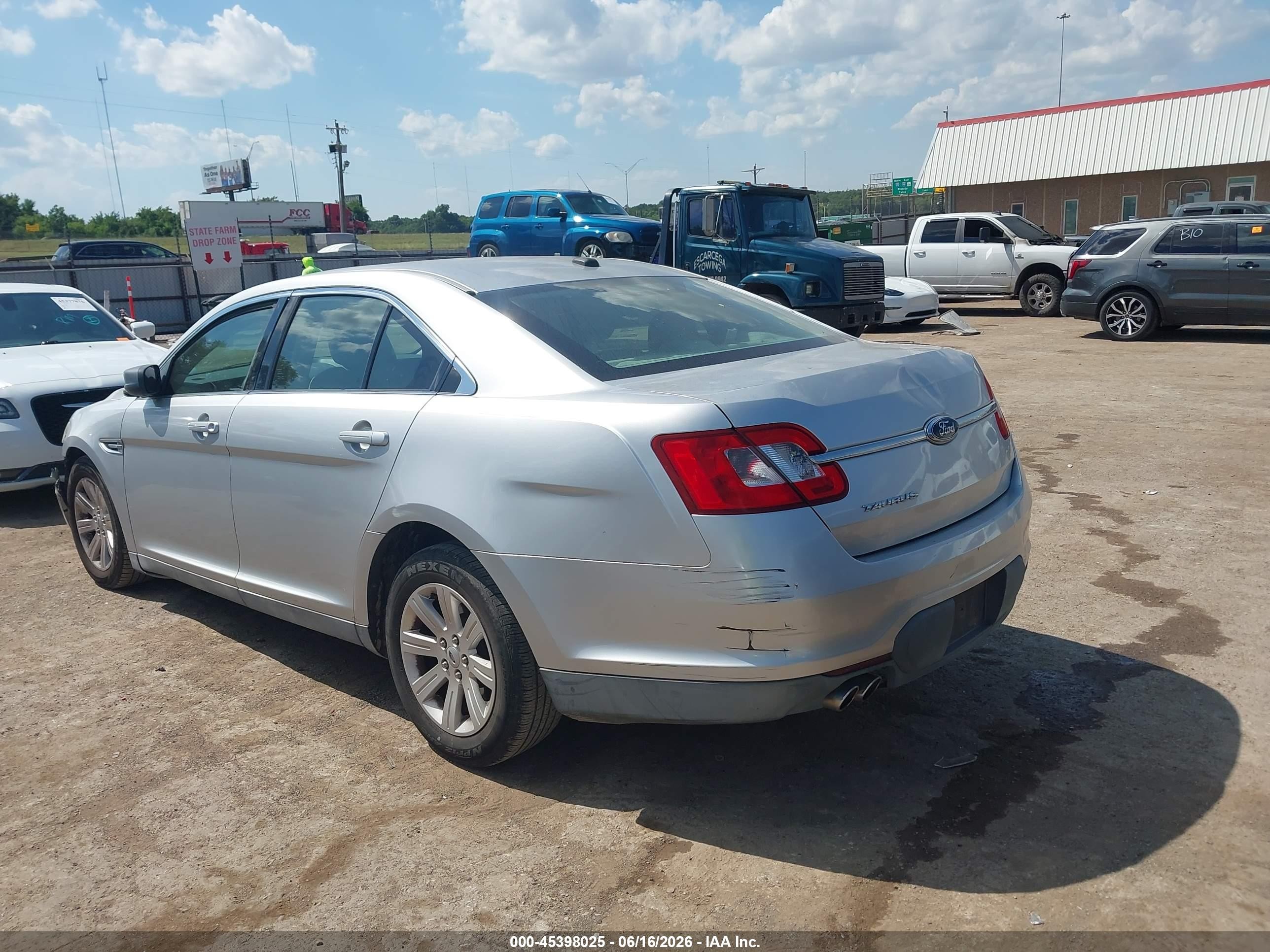 2010 Ford Taurus Se Silver vin: 1FAHP2DW2AG147105
