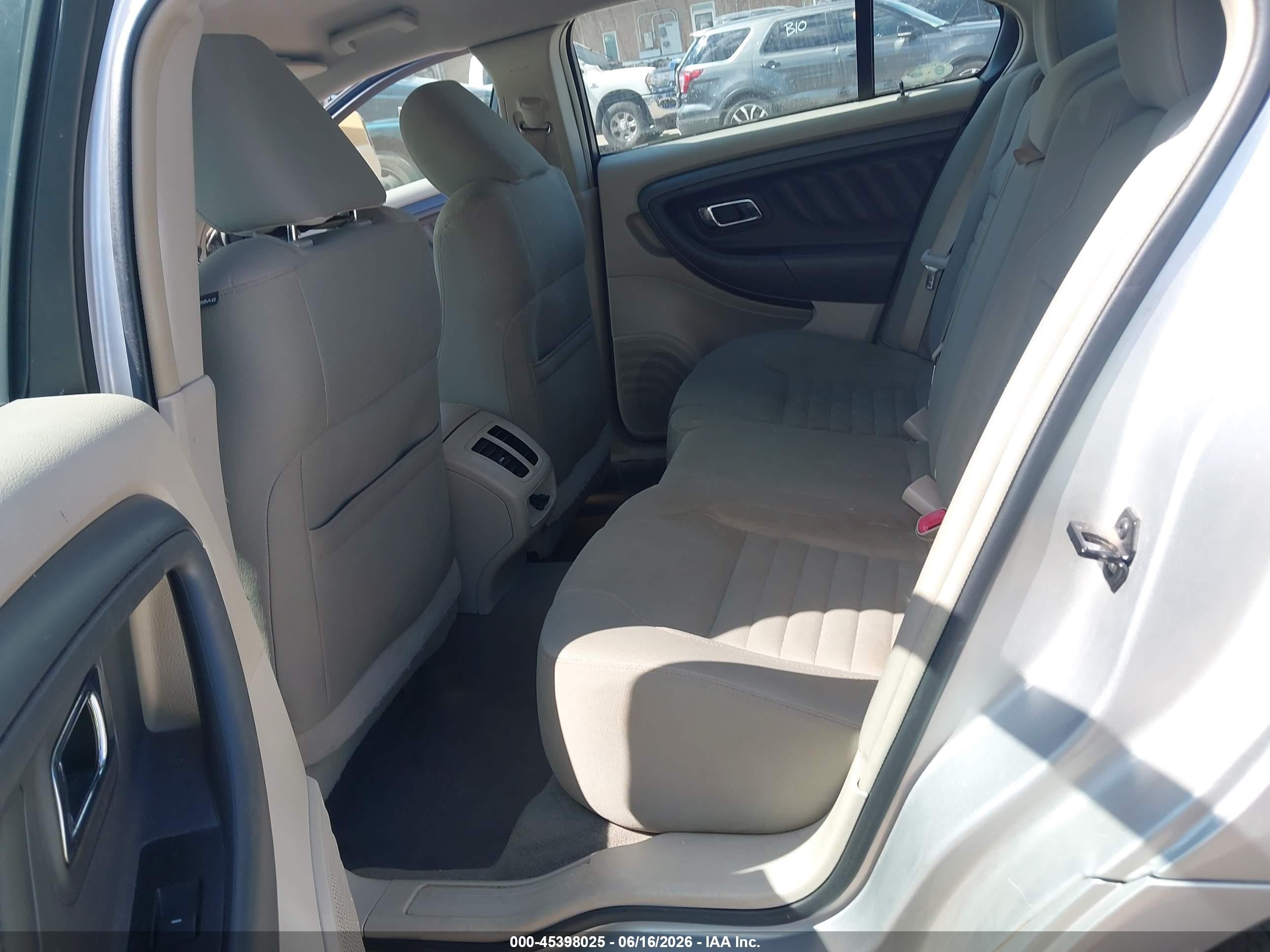 2010 Ford Taurus Se Silver vin: 1FAHP2DW2AG147105
