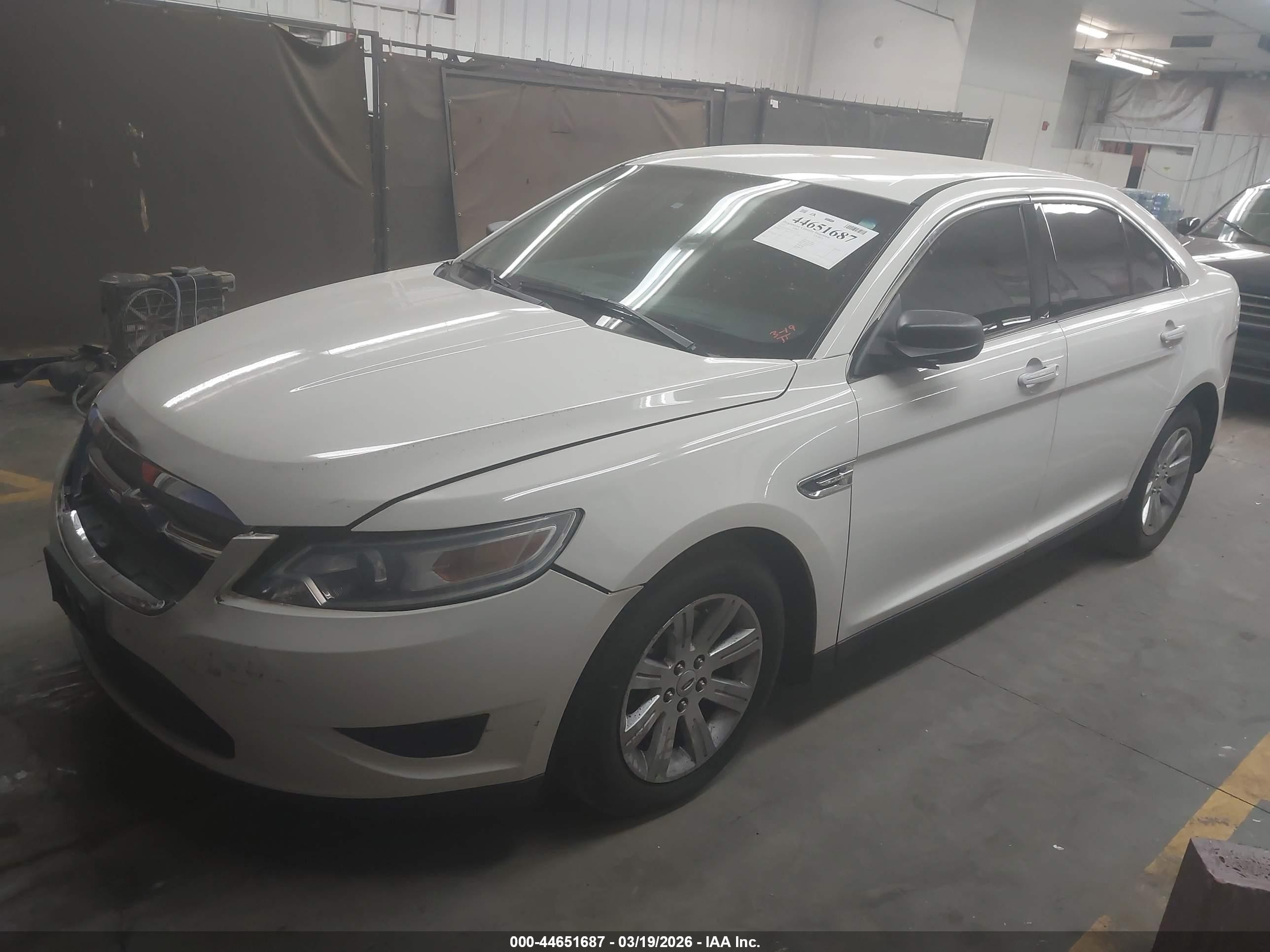 2010 Ford Taurus Se White vin: 1FAHP2DW4AG147316