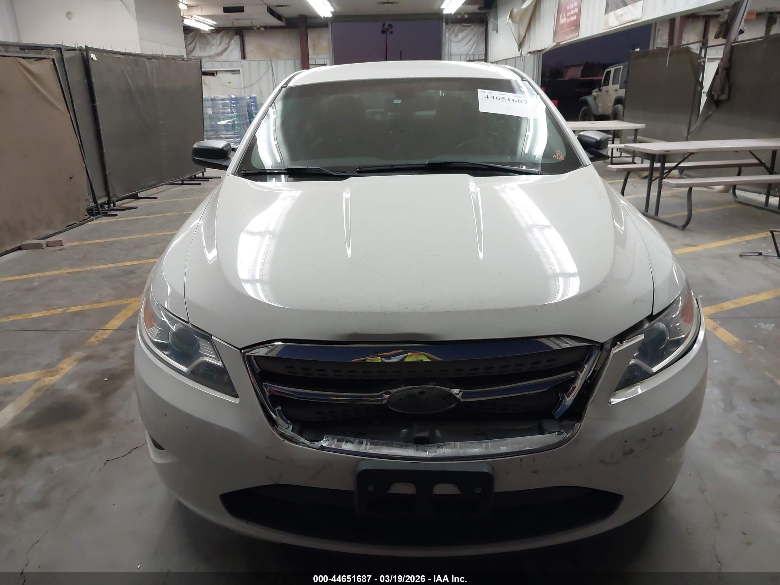 2010 Ford Taurus Se White vin: 1FAHP2DW4AG147316
