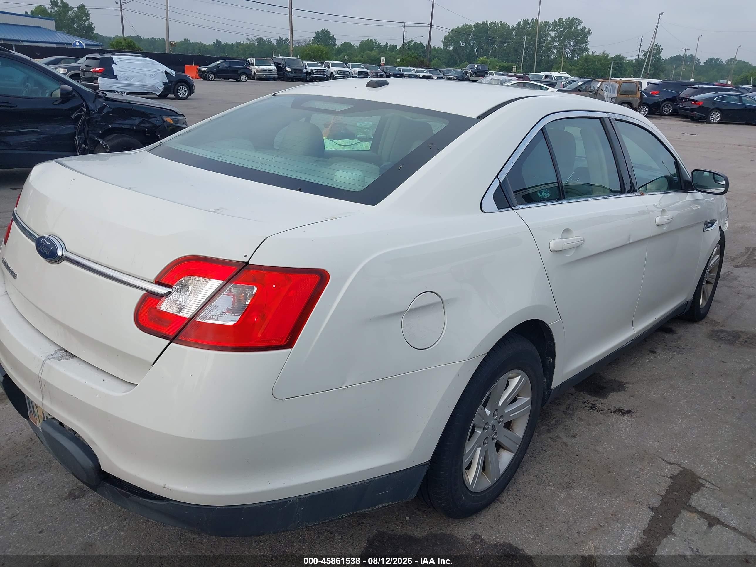 2010 Ford Taurus Se White vin: 1FAHP2DW5AG152945