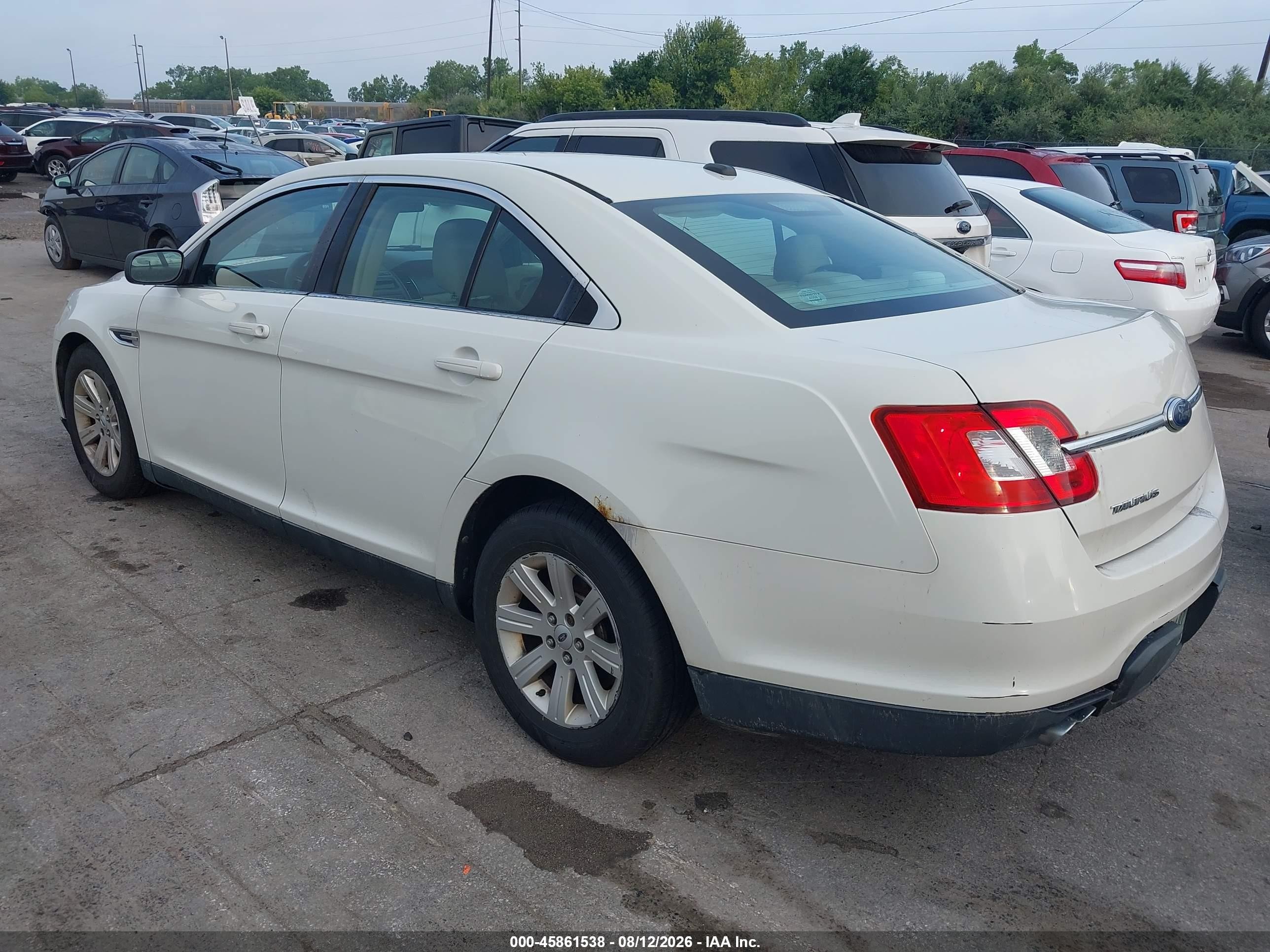 2010 Ford Taurus Se White vin: 1FAHP2DW5AG152945