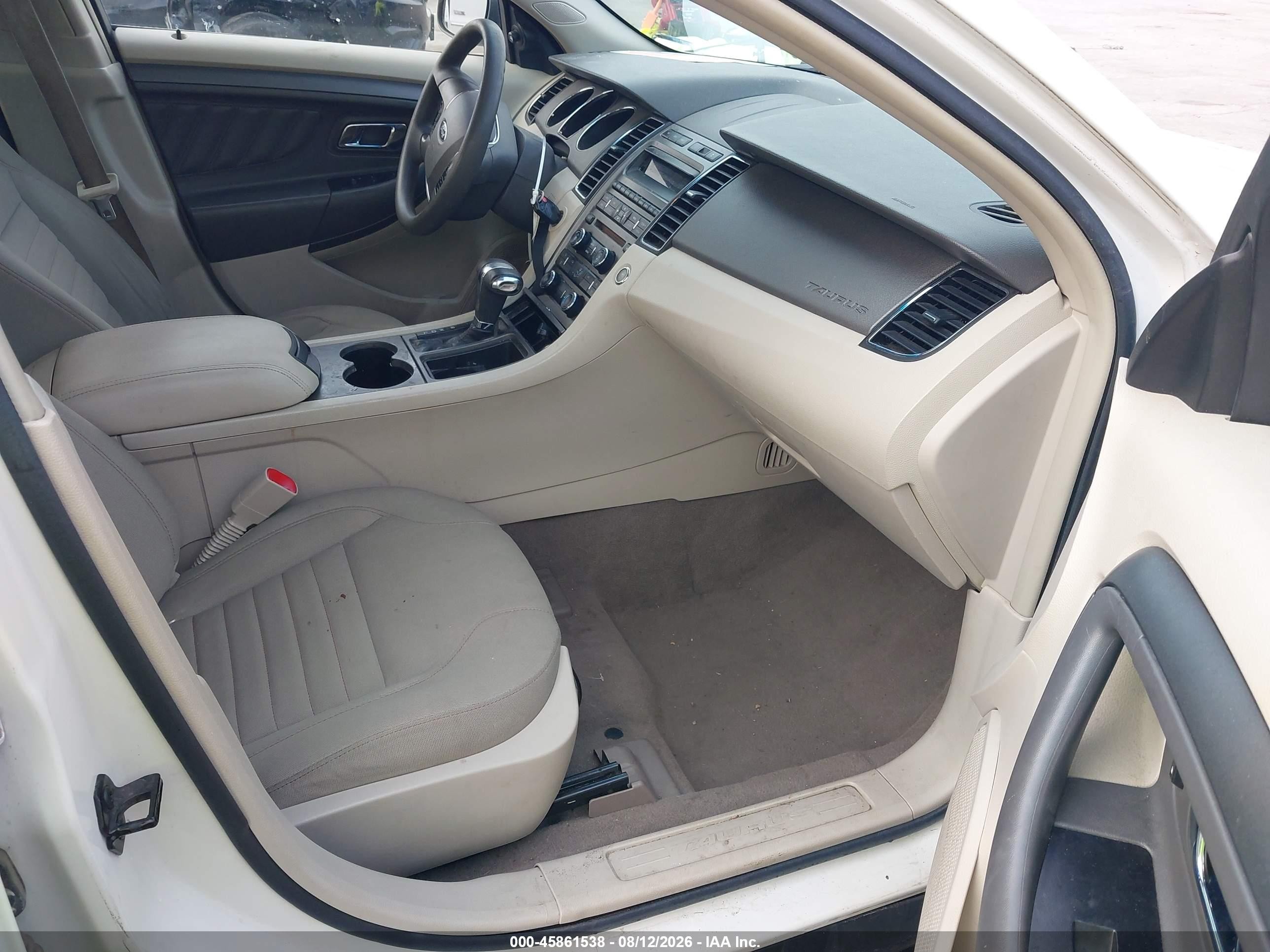 2010 Ford Taurus Se White vin: 1FAHP2DW5AG152945