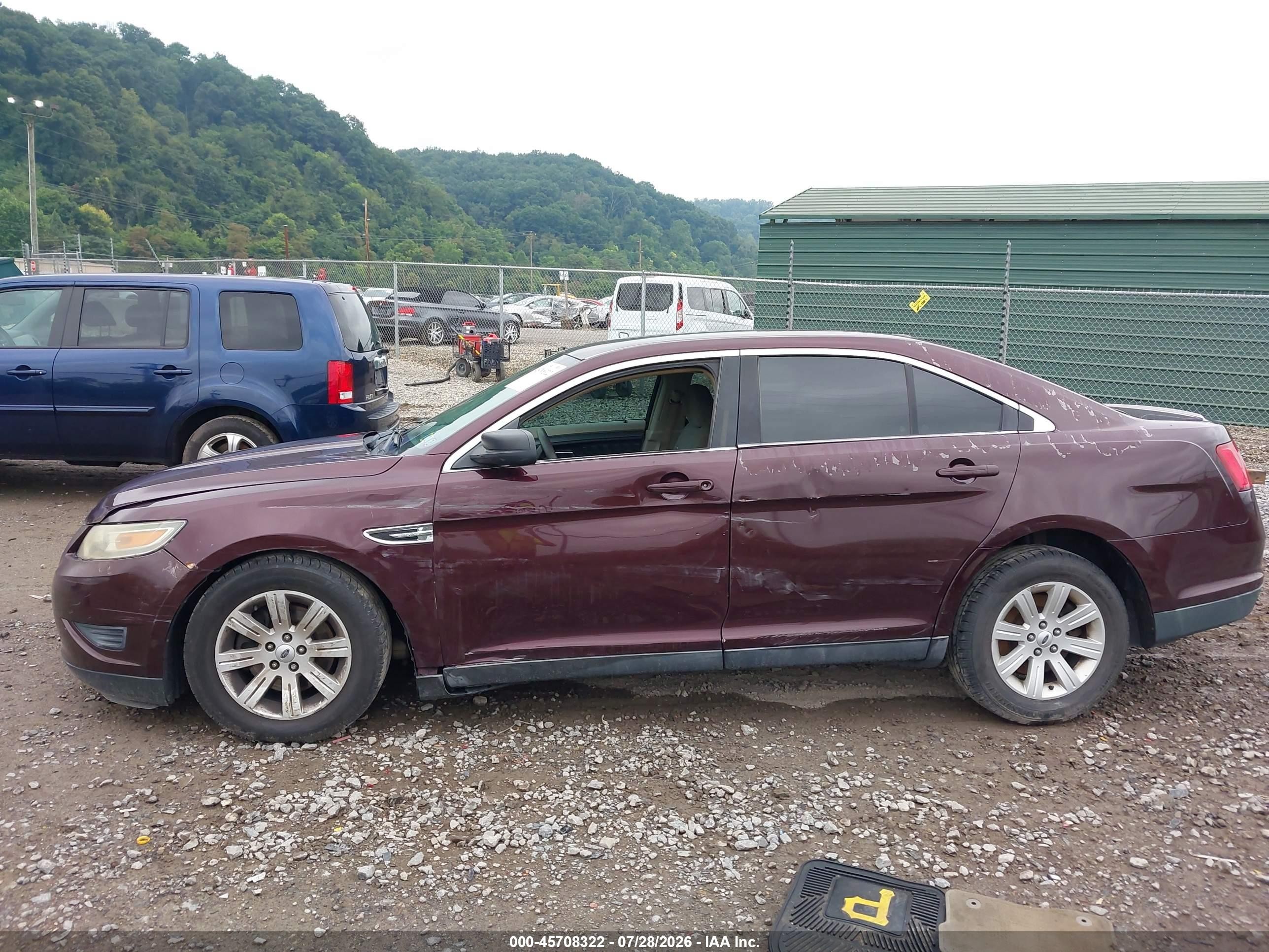 2011 Ford Taurus Se Burgundy vin: 1FAHP2DW5BG159850