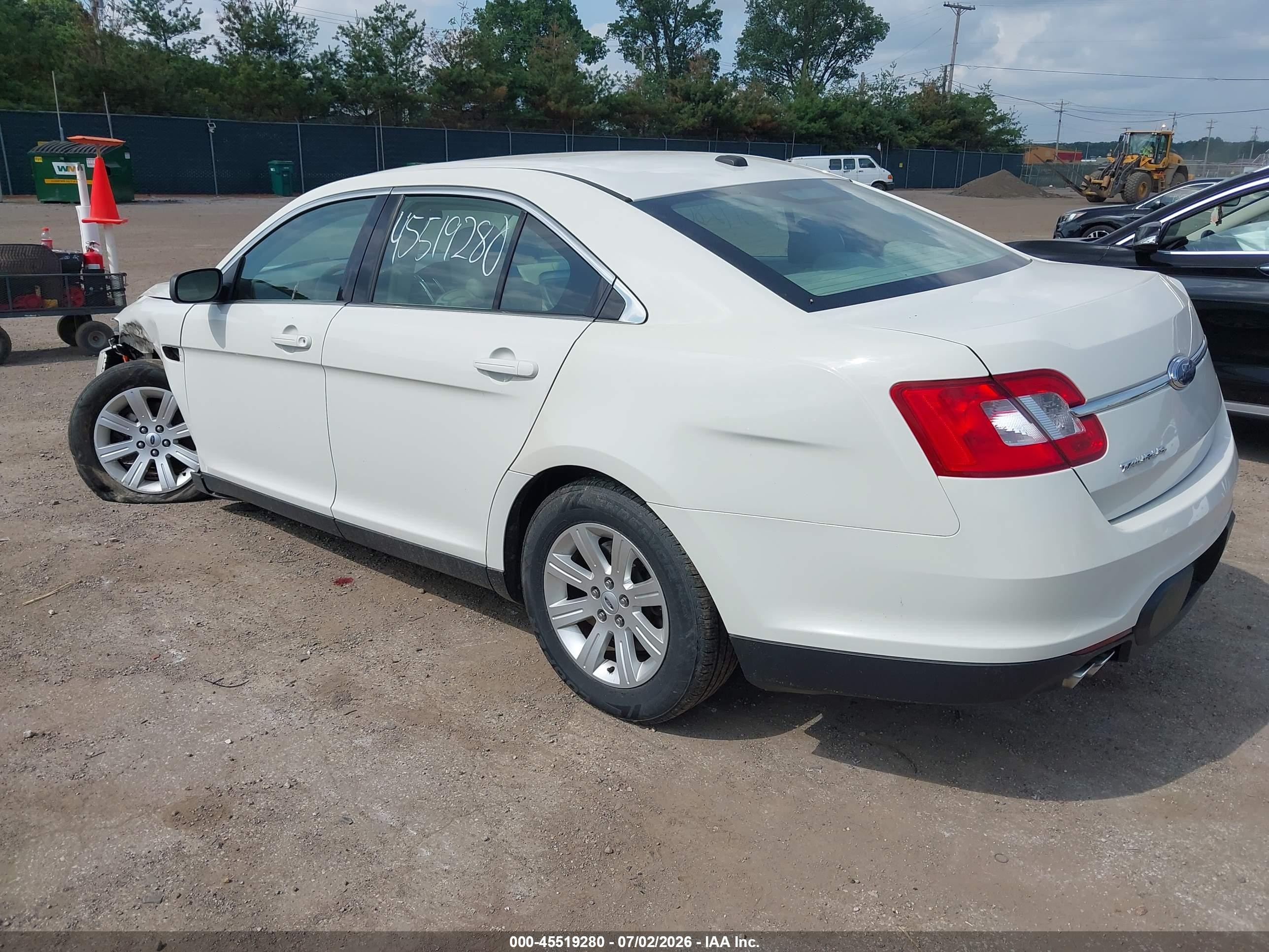 2010 Ford Taurus Se White vin: 1FAHP2DW7AG140246