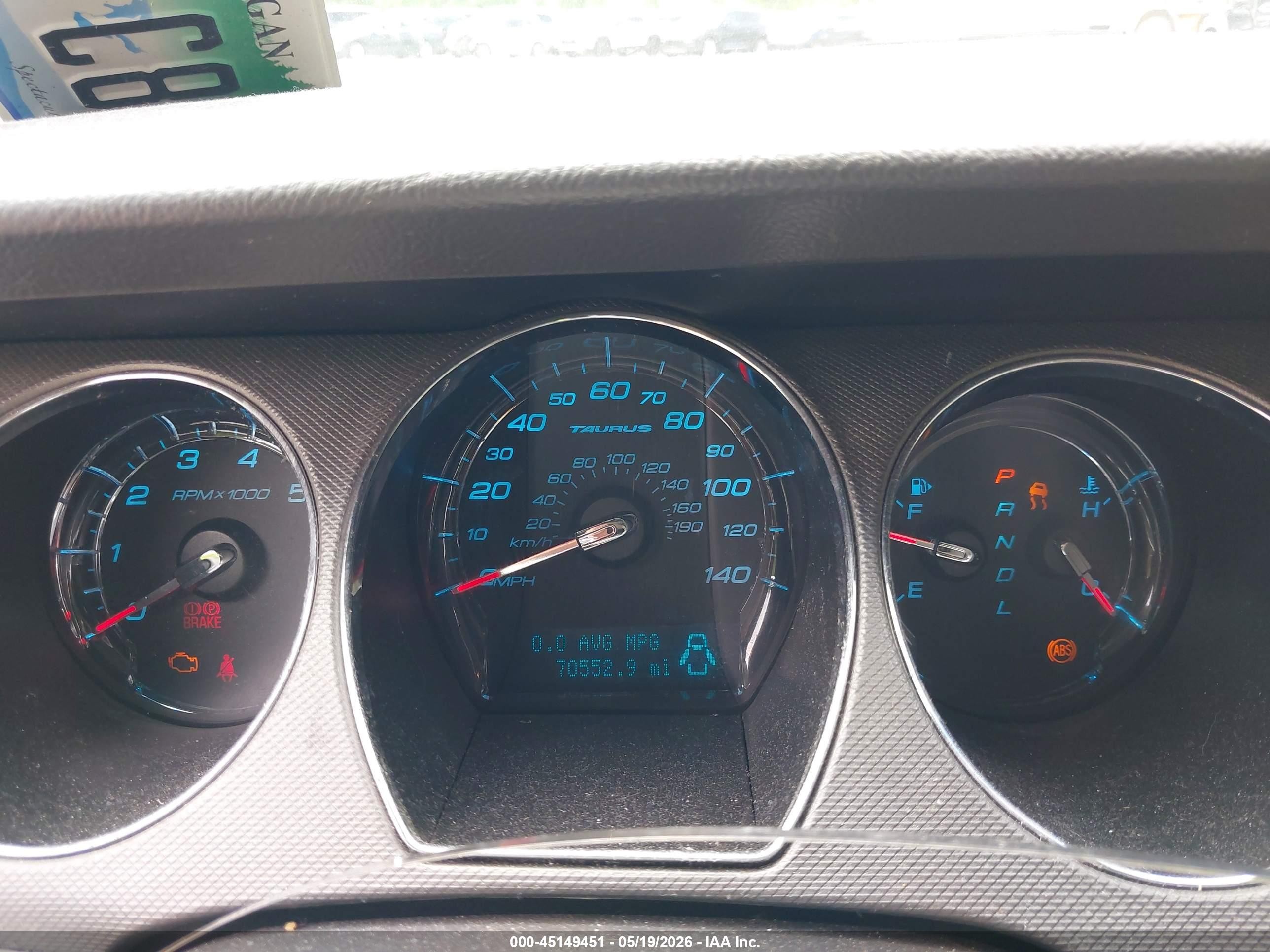 2010 Ford Taurus Se Белый vin: 1FAHP2DW8AG116120