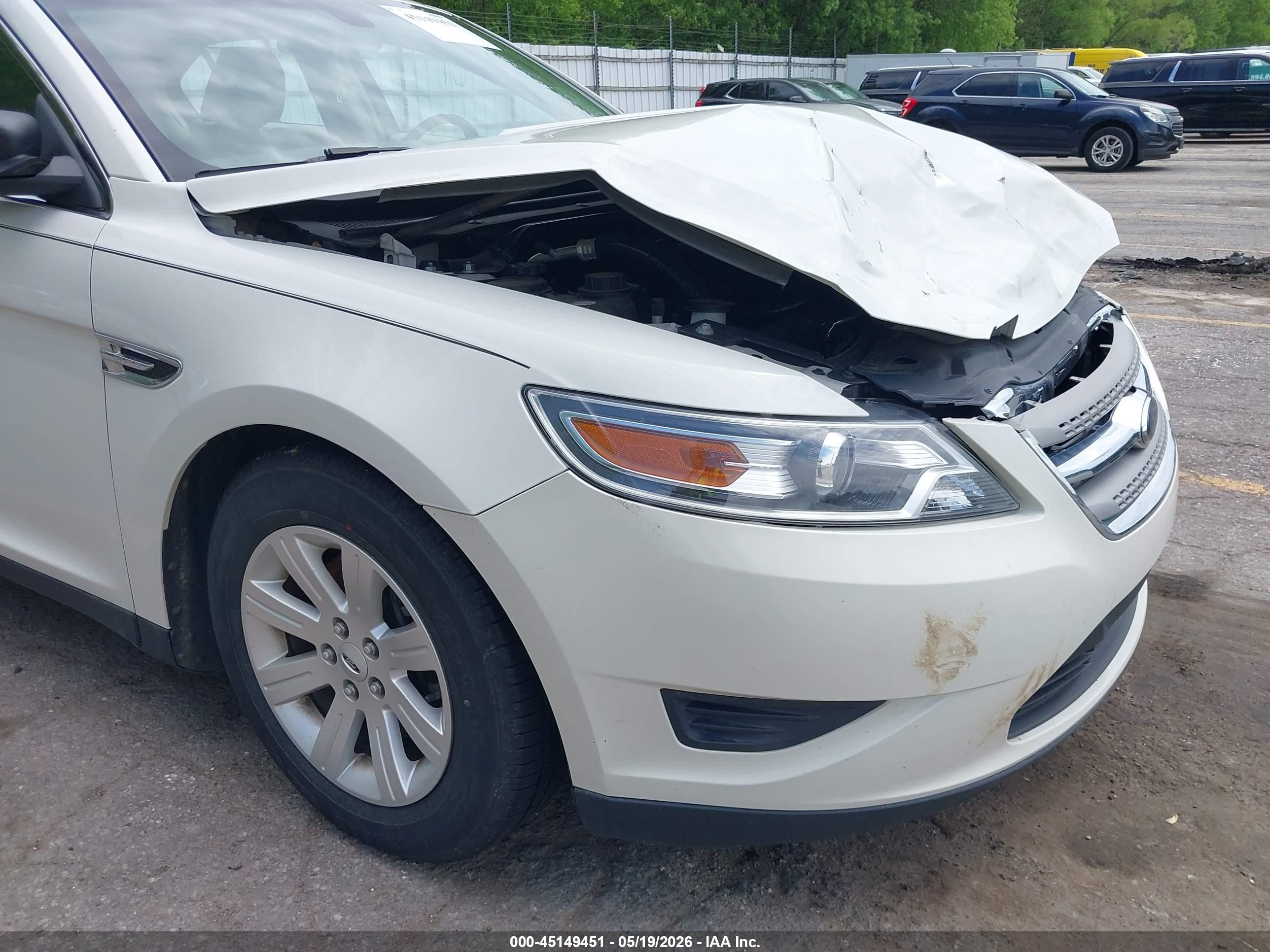 2010 Ford Taurus Se Белый vin: 1FAHP2DW8AG116120