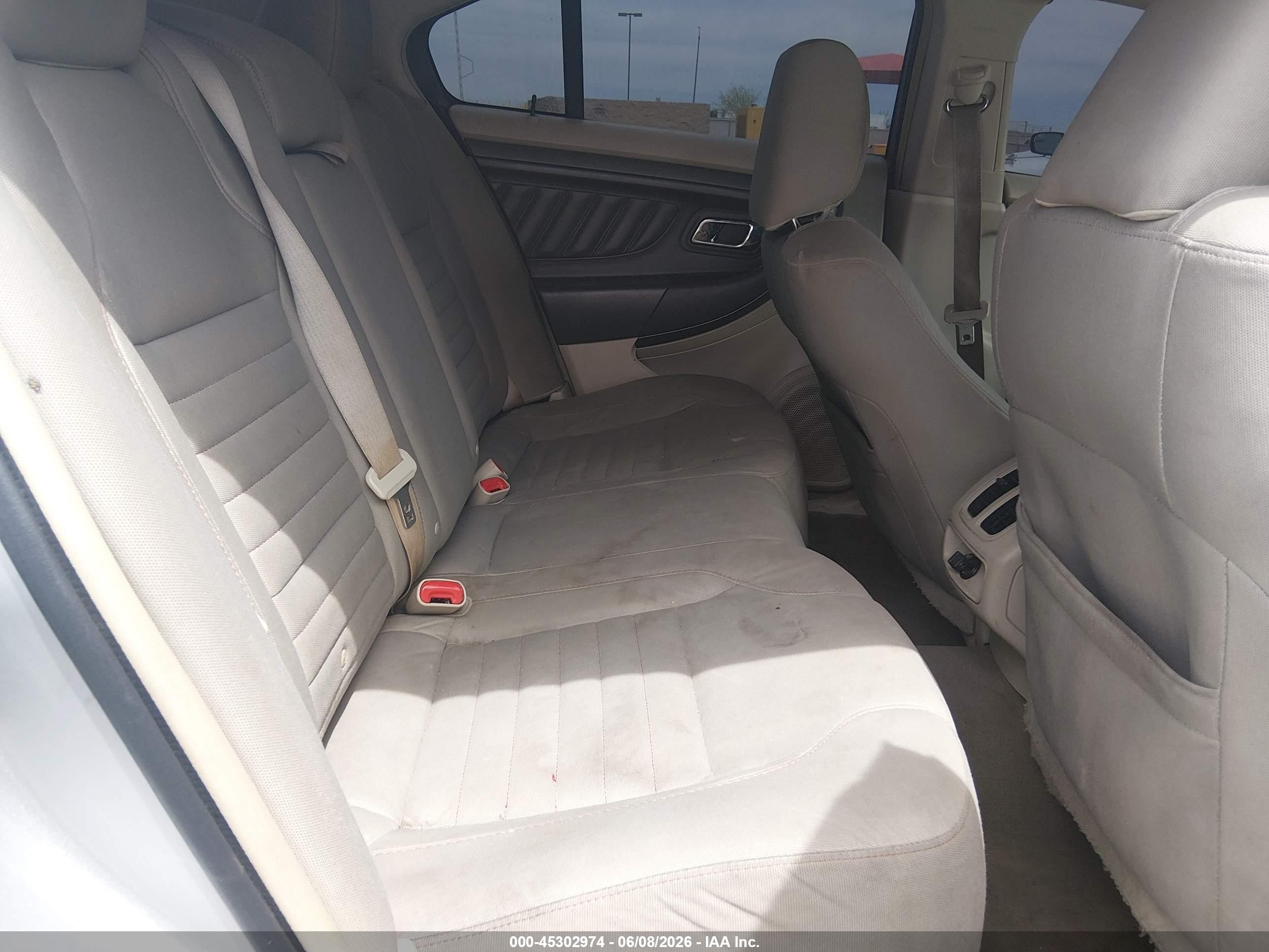 2010 Ford Taurus Se Серебряный vin: 1FAHP2DW8AG140367