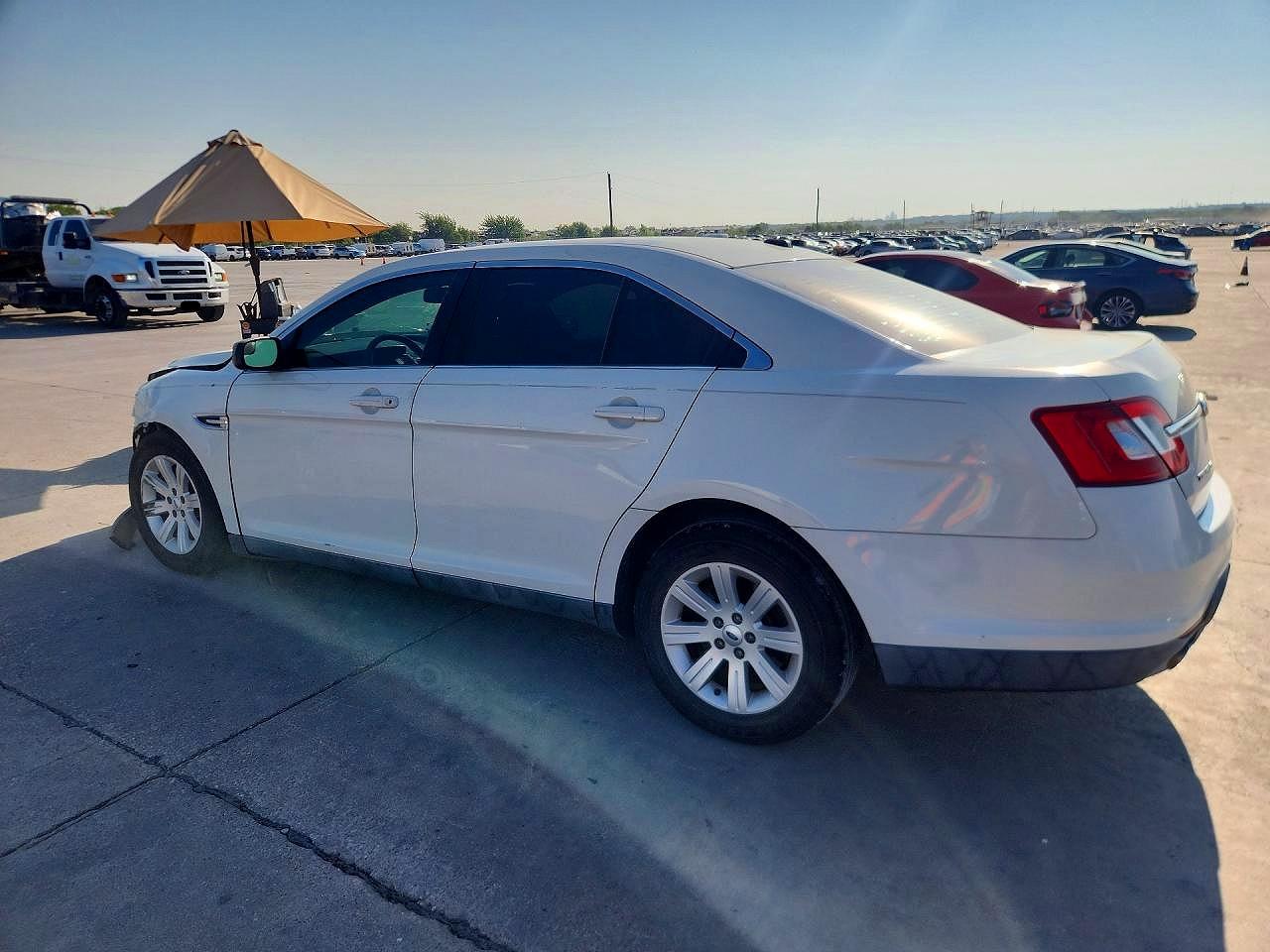 2012 Ford Taurus Se White vin: 1FAHP2DW8CG104892
