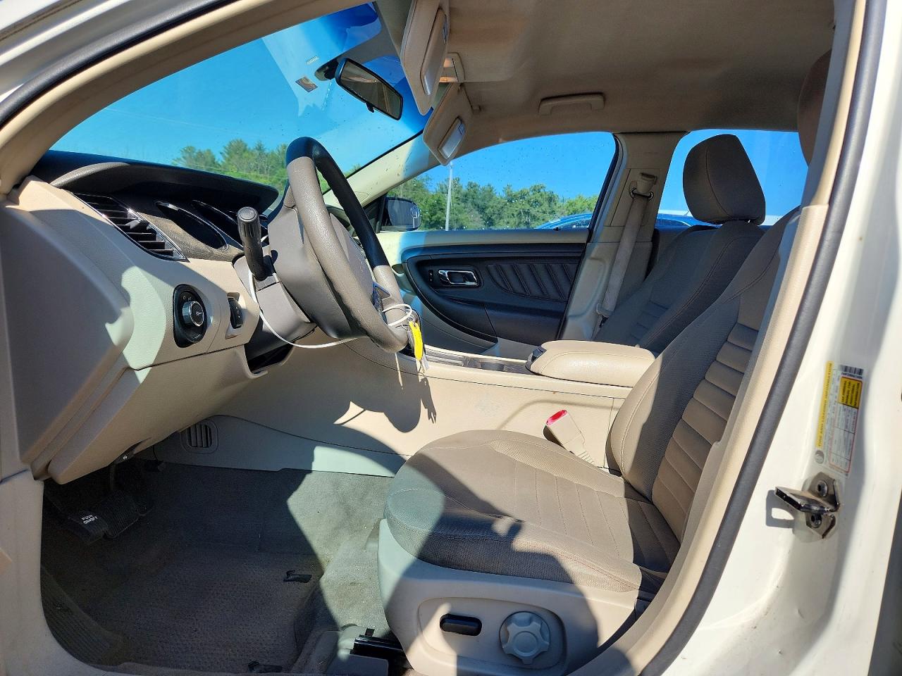 2010 Ford Taurus Se White vin: 1FAHP2DW9AG104994