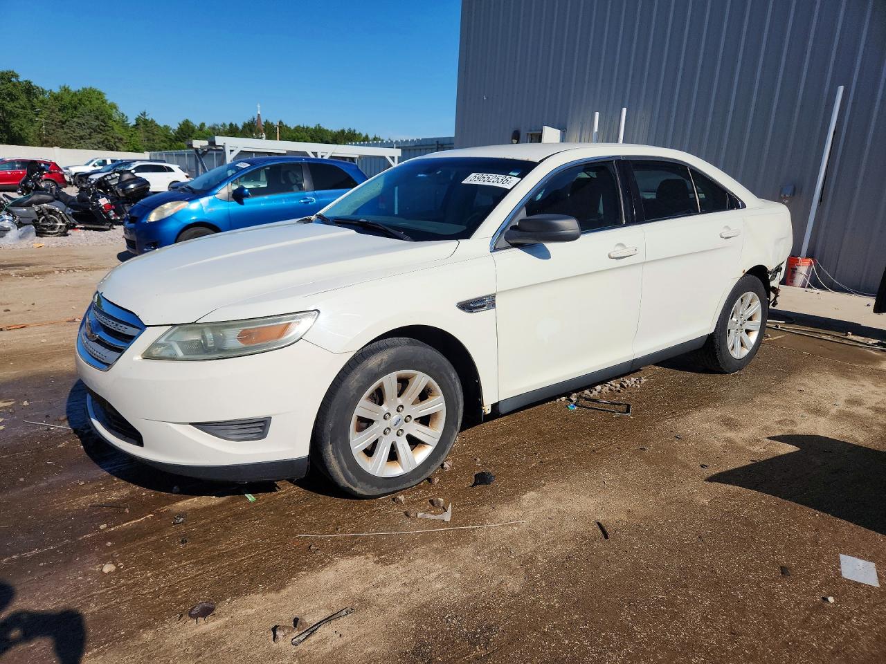 2010 Ford Taurus Se Белый vin: 1FAHP2DW9AG104994