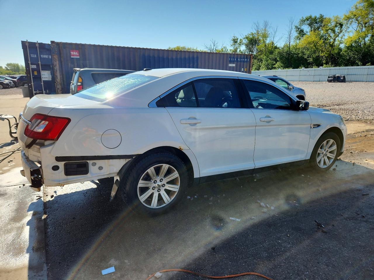 2010 Ford Taurus Se White vin: 1FAHP2DW9AG104994