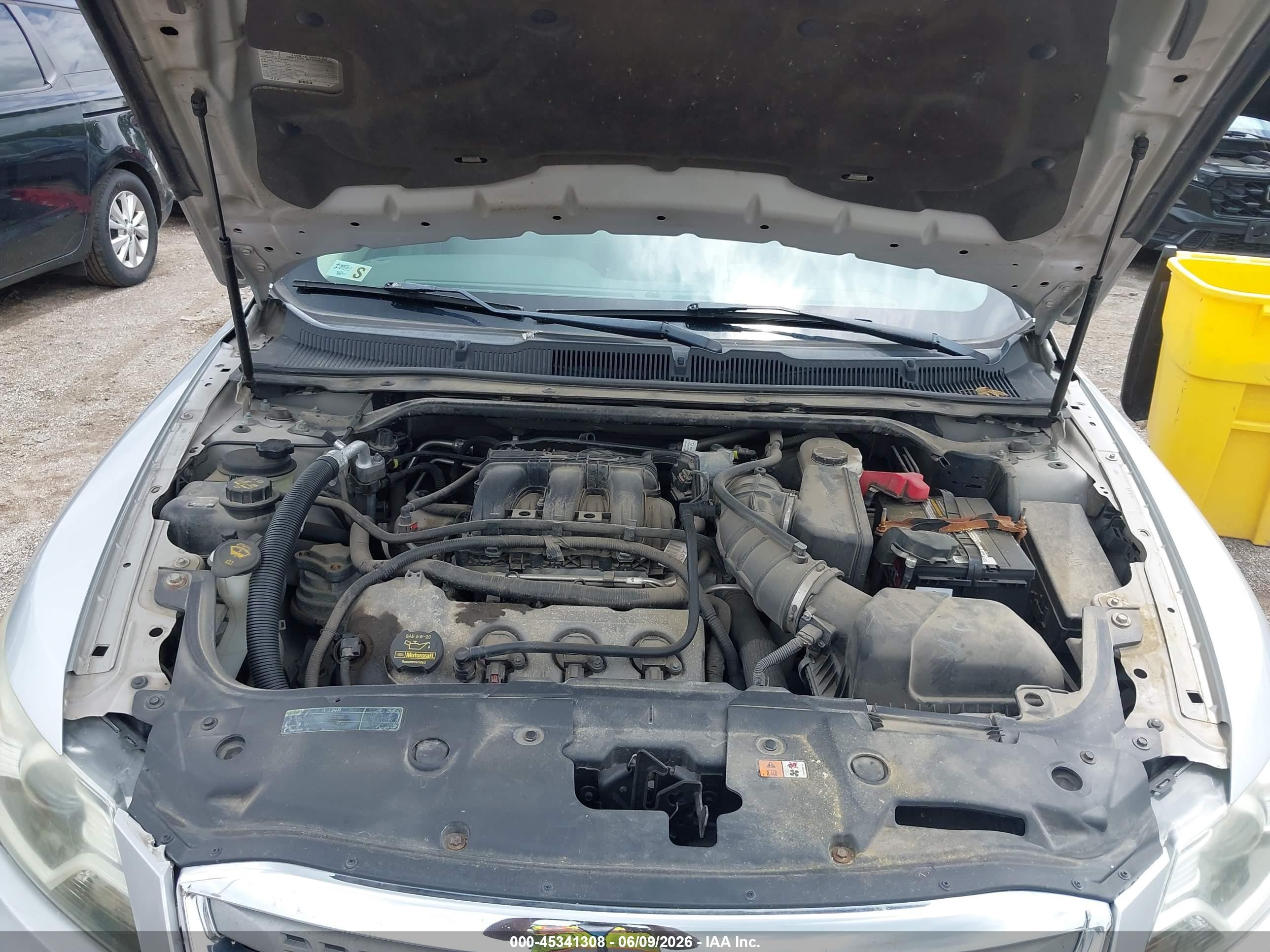 2011 Ford Taurus Se Silver vin: 1FAHP2DW9BG146485