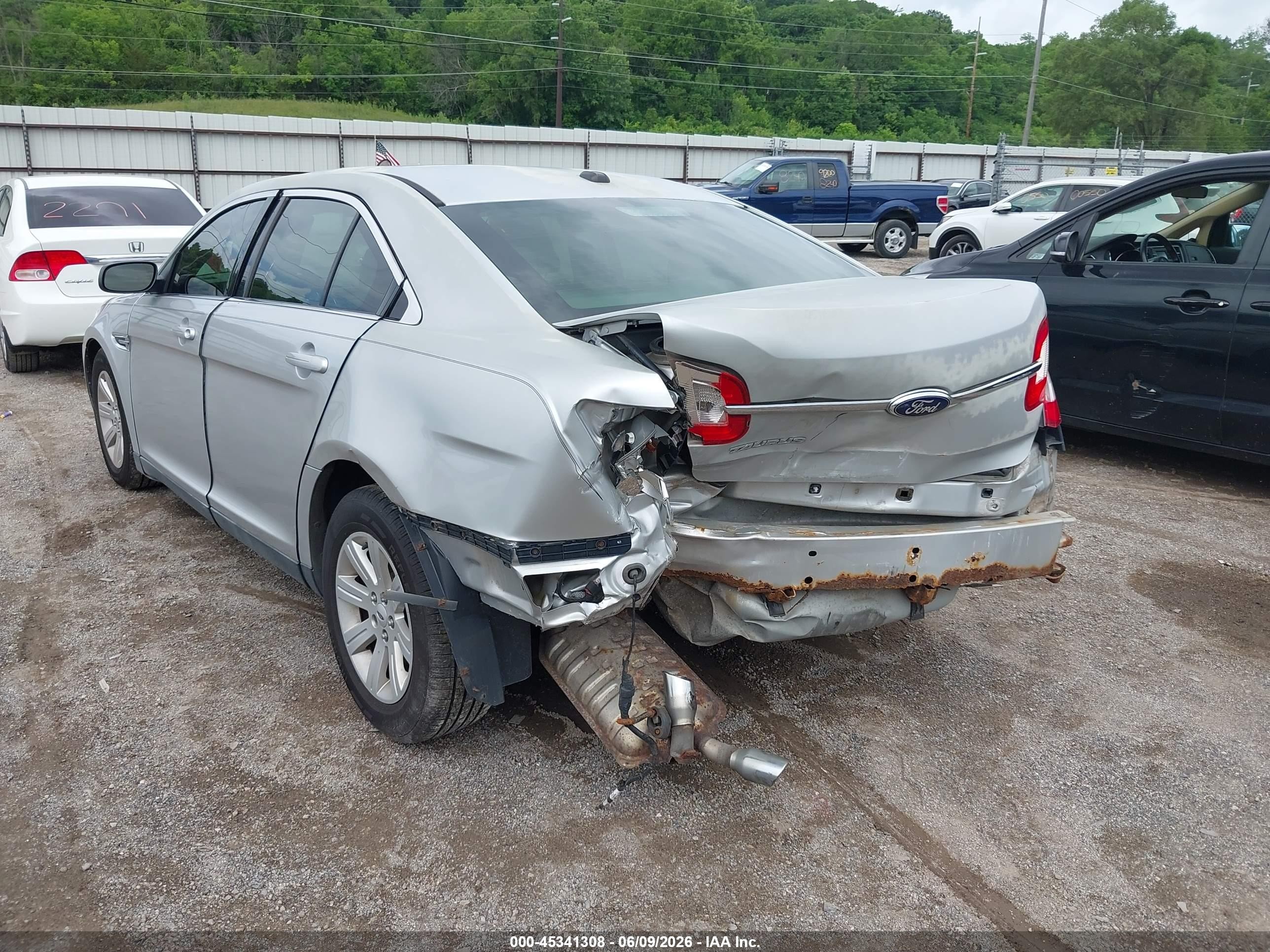2011 Ford Taurus Se Silver vin: 1FAHP2DW9BG146485