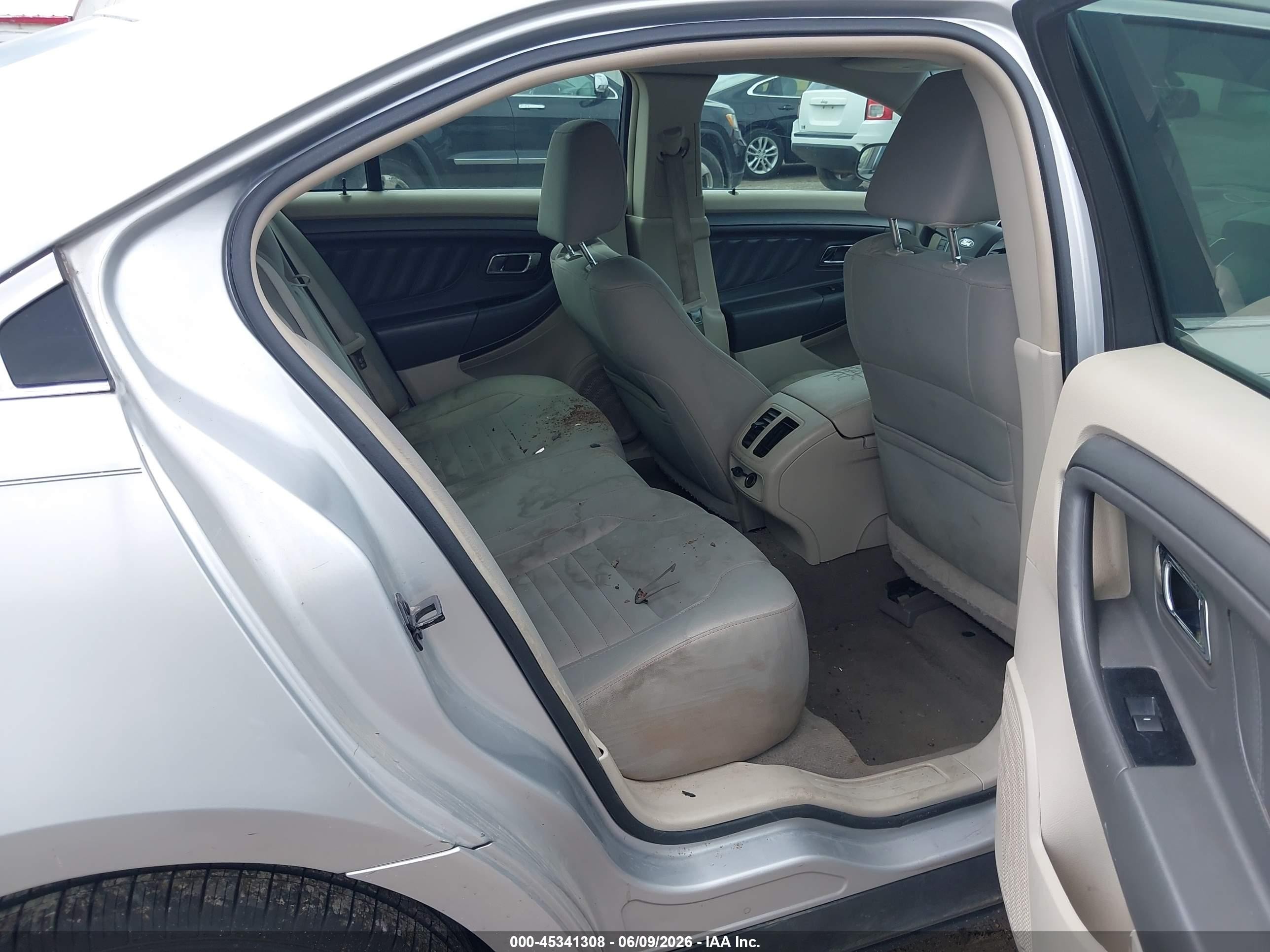 2011 Ford Taurus Se Silver vin: 1FAHP2DW9BG146485