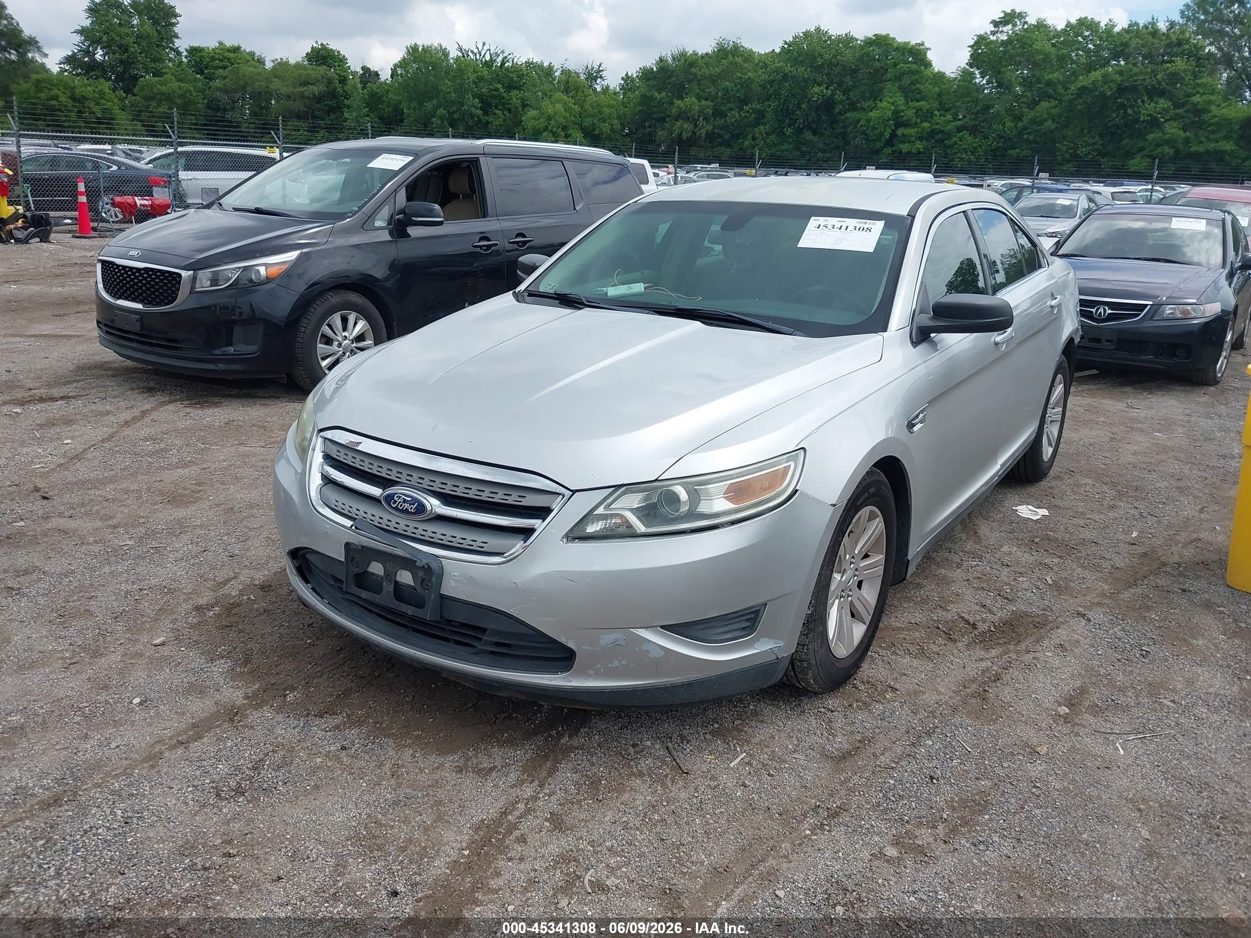 2011 Ford Taurus Se Silver vin: 1FAHP2DW9BG146485