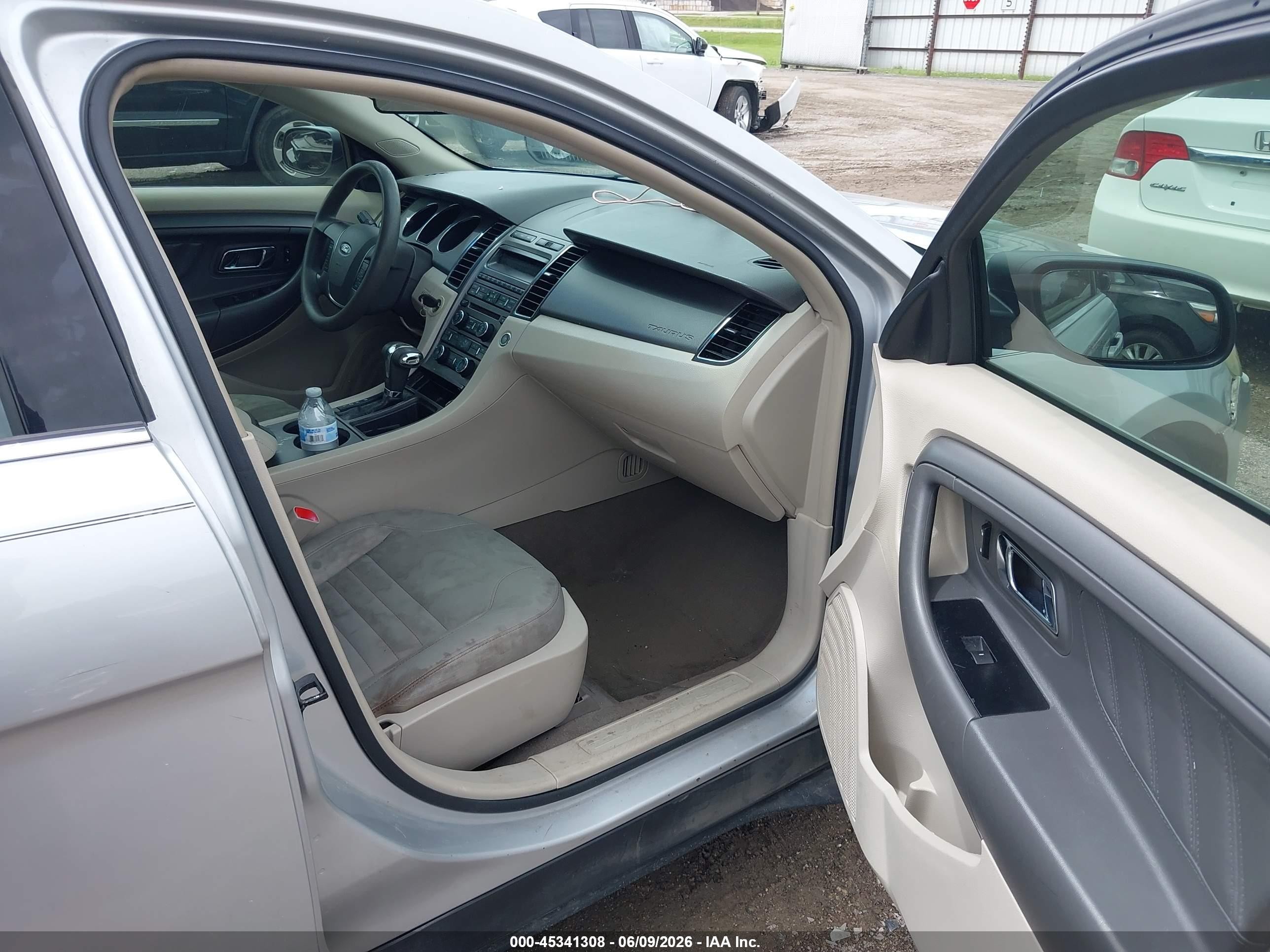 2011 Ford Taurus Se Silver vin: 1FAHP2DW9BG146485