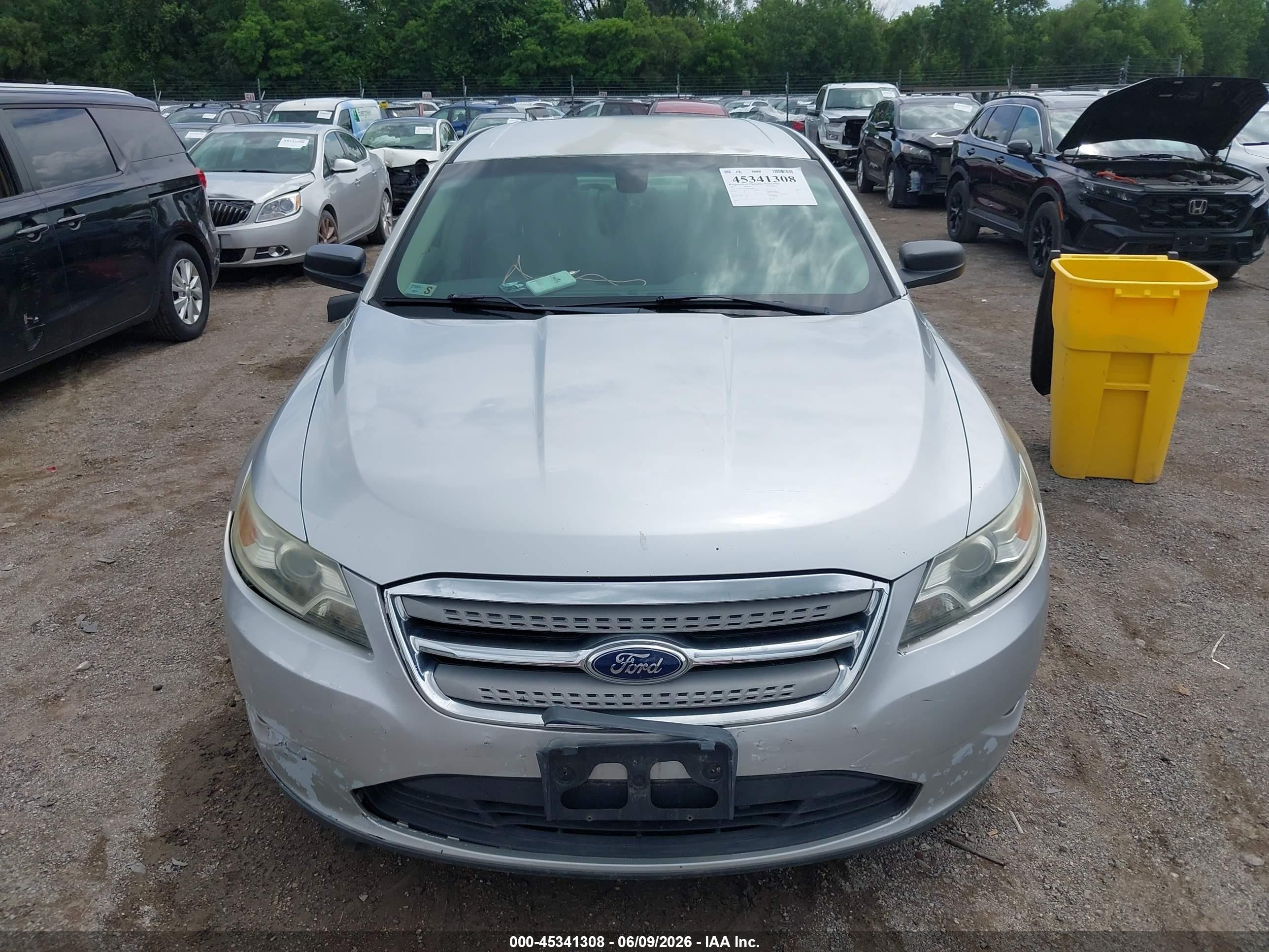 2011 Ford Taurus Se Silver vin: 1FAHP2DW9BG146485