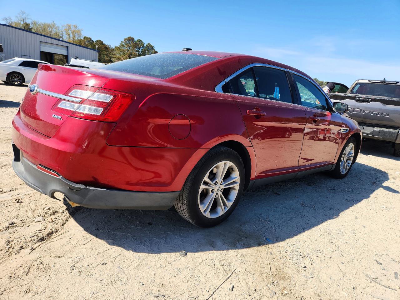2013 Ford Taurus Sel Red vin: 1FAHP2E80DG149388