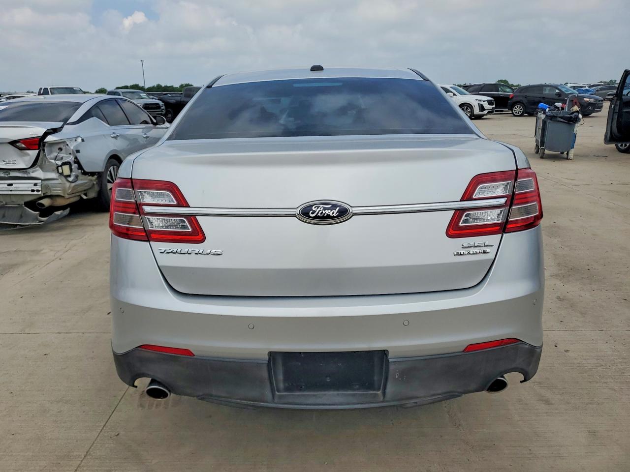 2013 Ford Taurus Sel Silver vin: 1FAHP2E80DG192676