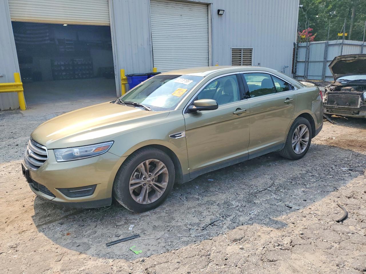 1FAHP2E80DG220122