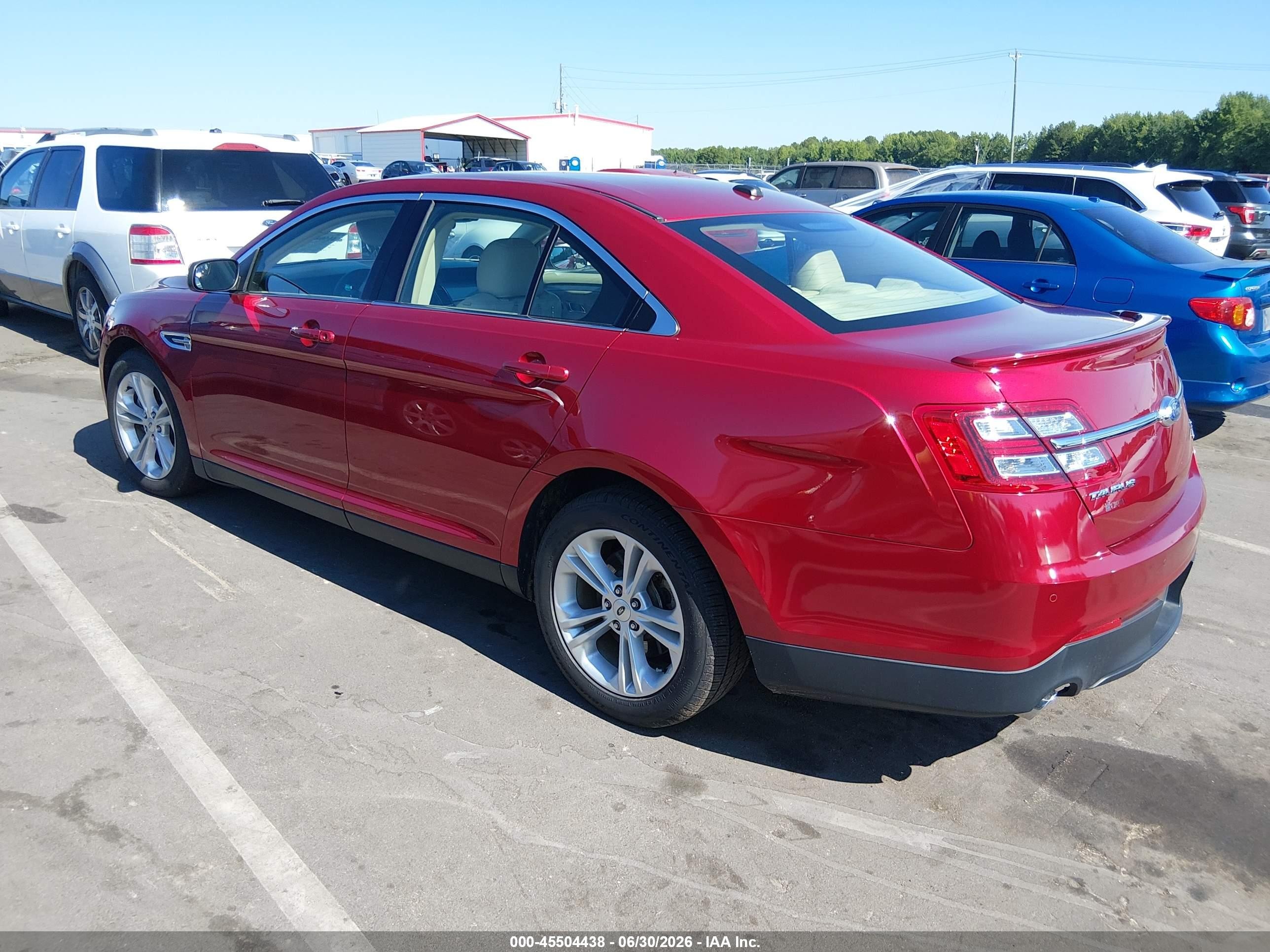 2015 Ford Taurus Sel Красный vin: 1FAHP2E80FG174150
