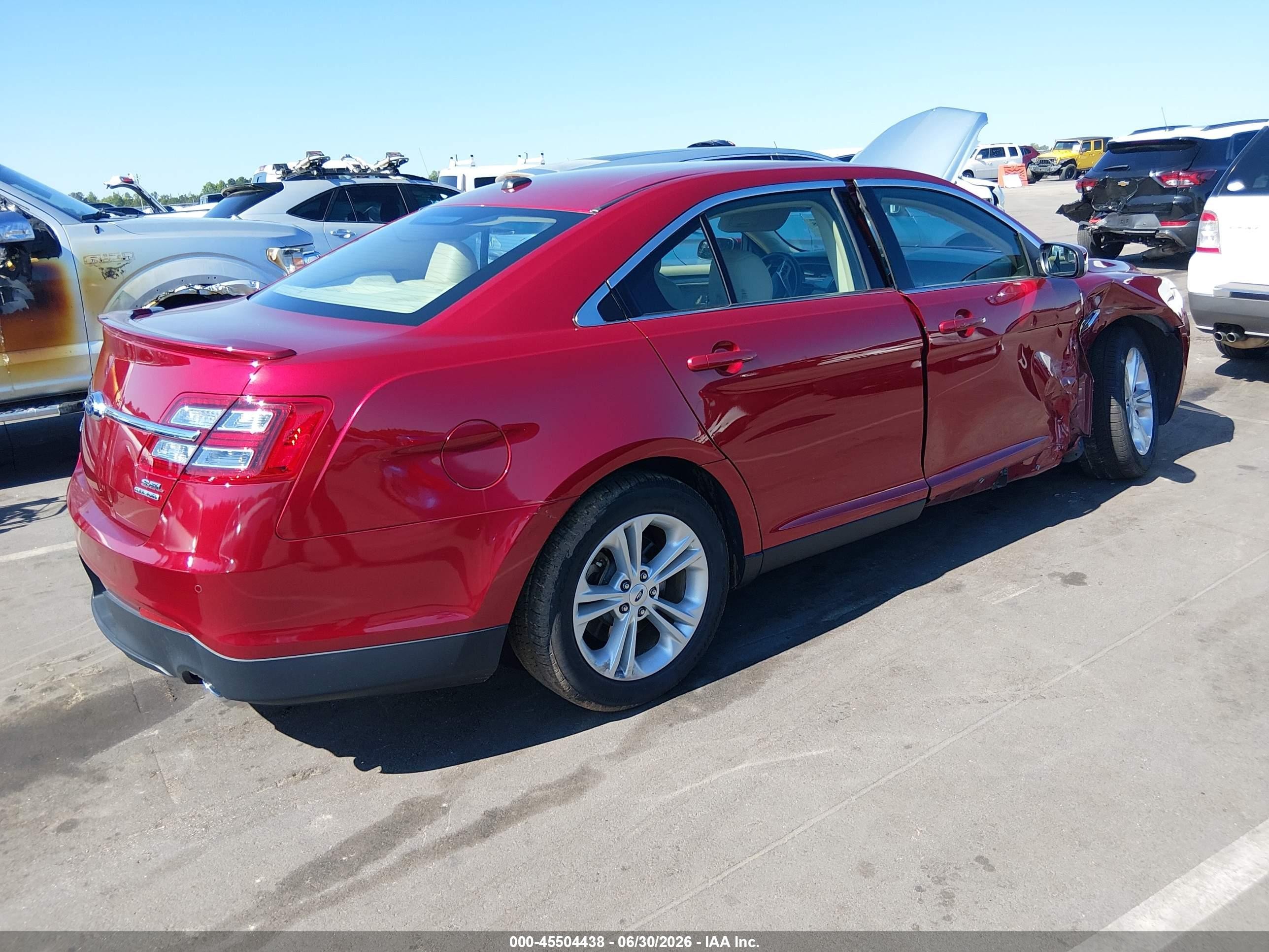2015 Ford Taurus Sel Красный vin: 1FAHP2E80FG174150