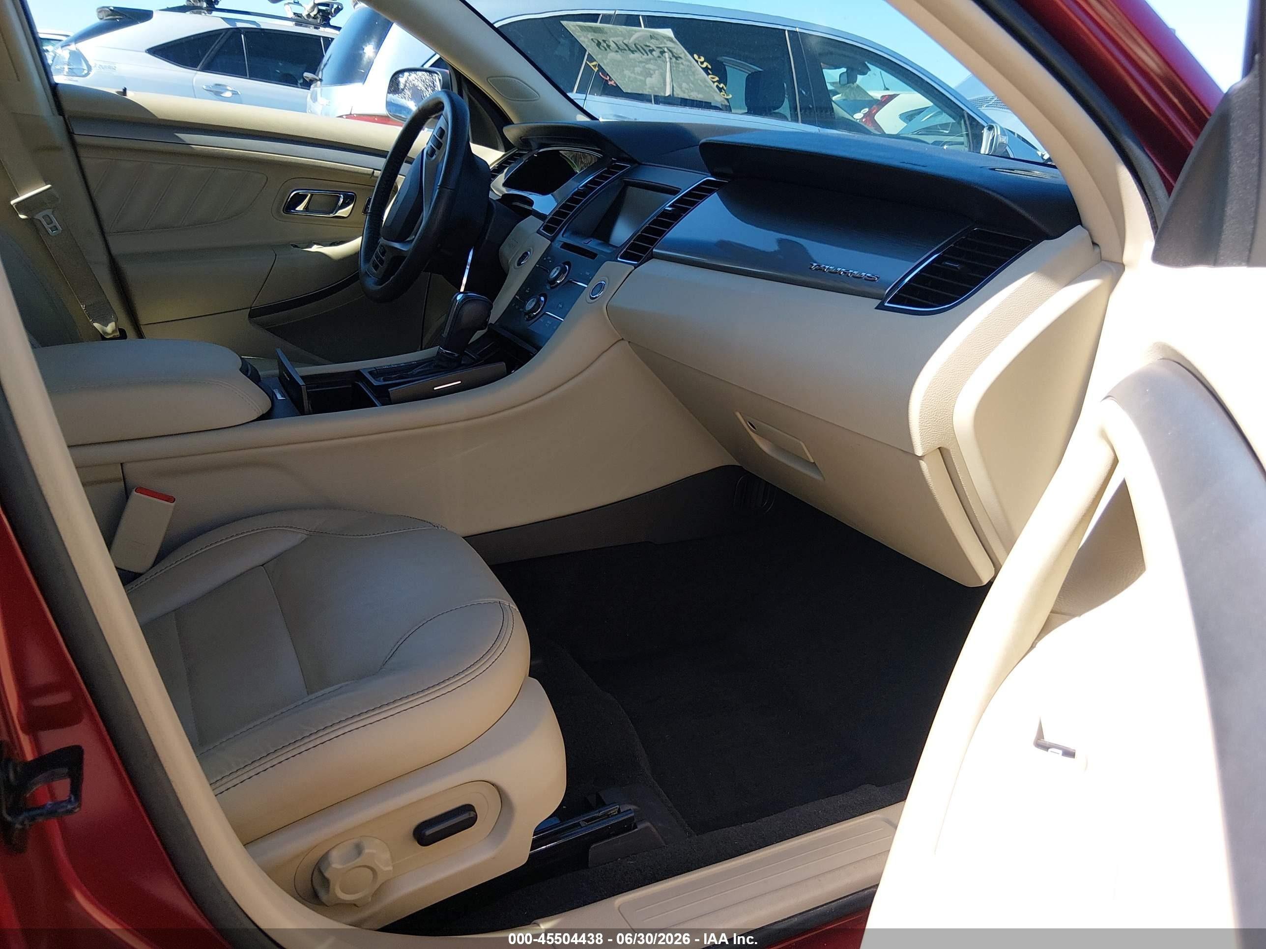 2015 Ford Taurus Sel Красный vin: 1FAHP2E80FG174150