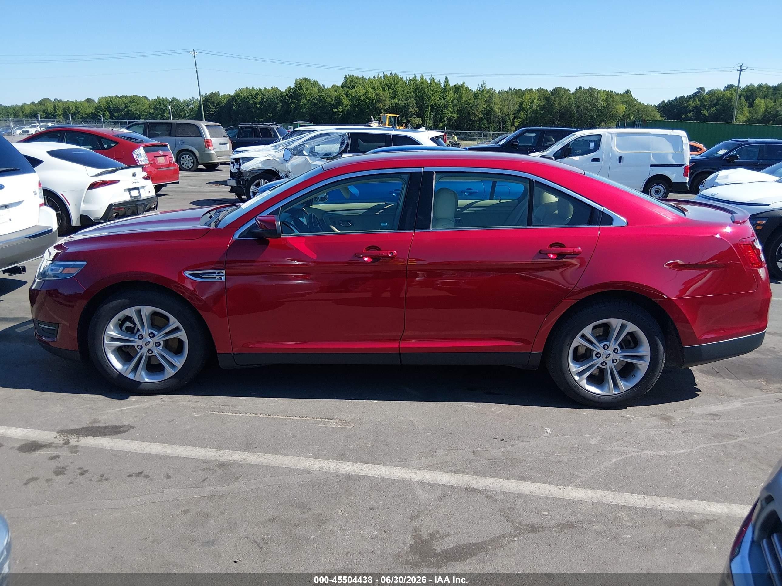 2015 Ford Taurus Sel Красный vin: 1FAHP2E80FG174150