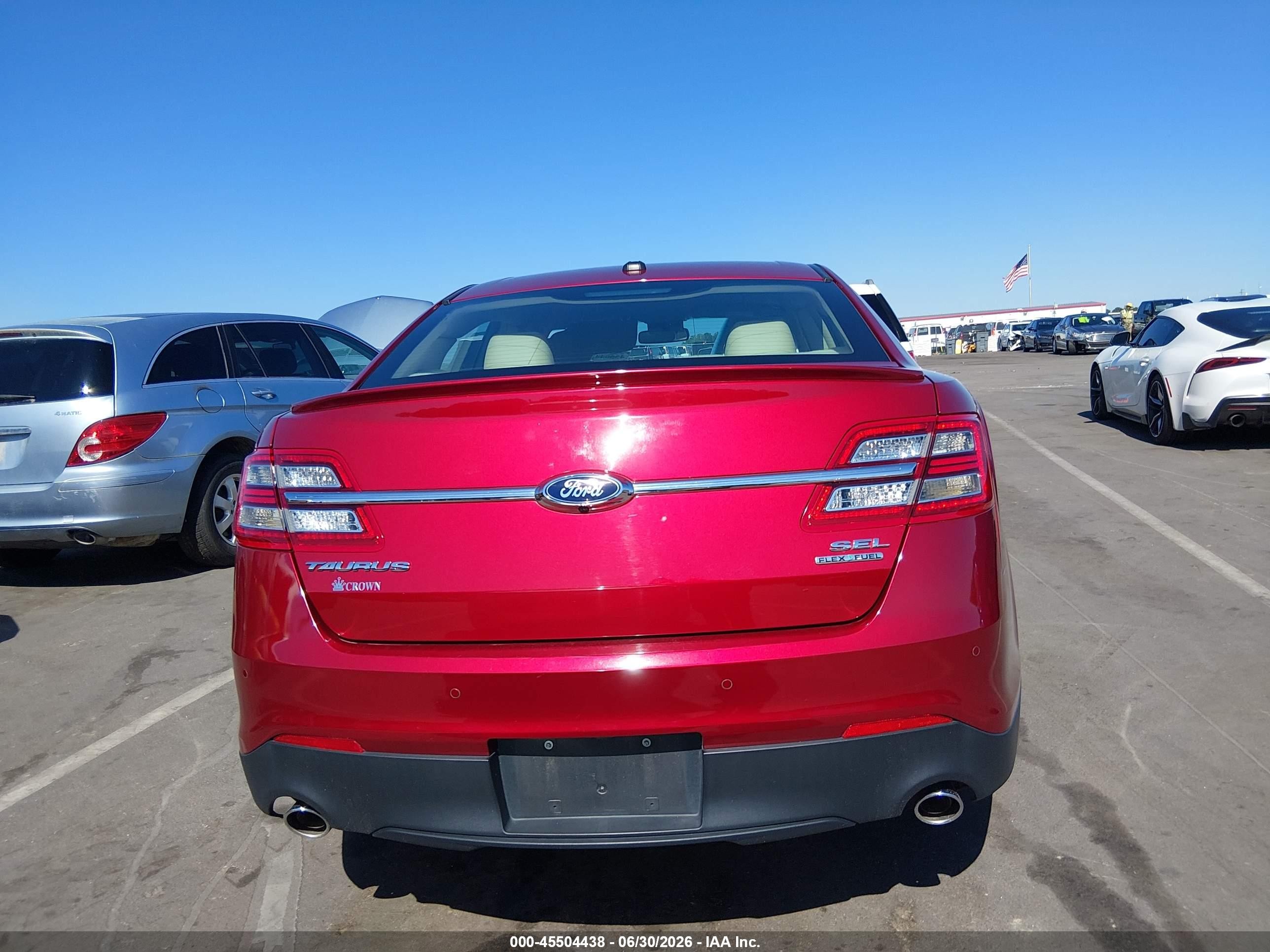 2015 Ford Taurus Sel Красный vin: 1FAHP2E80FG174150