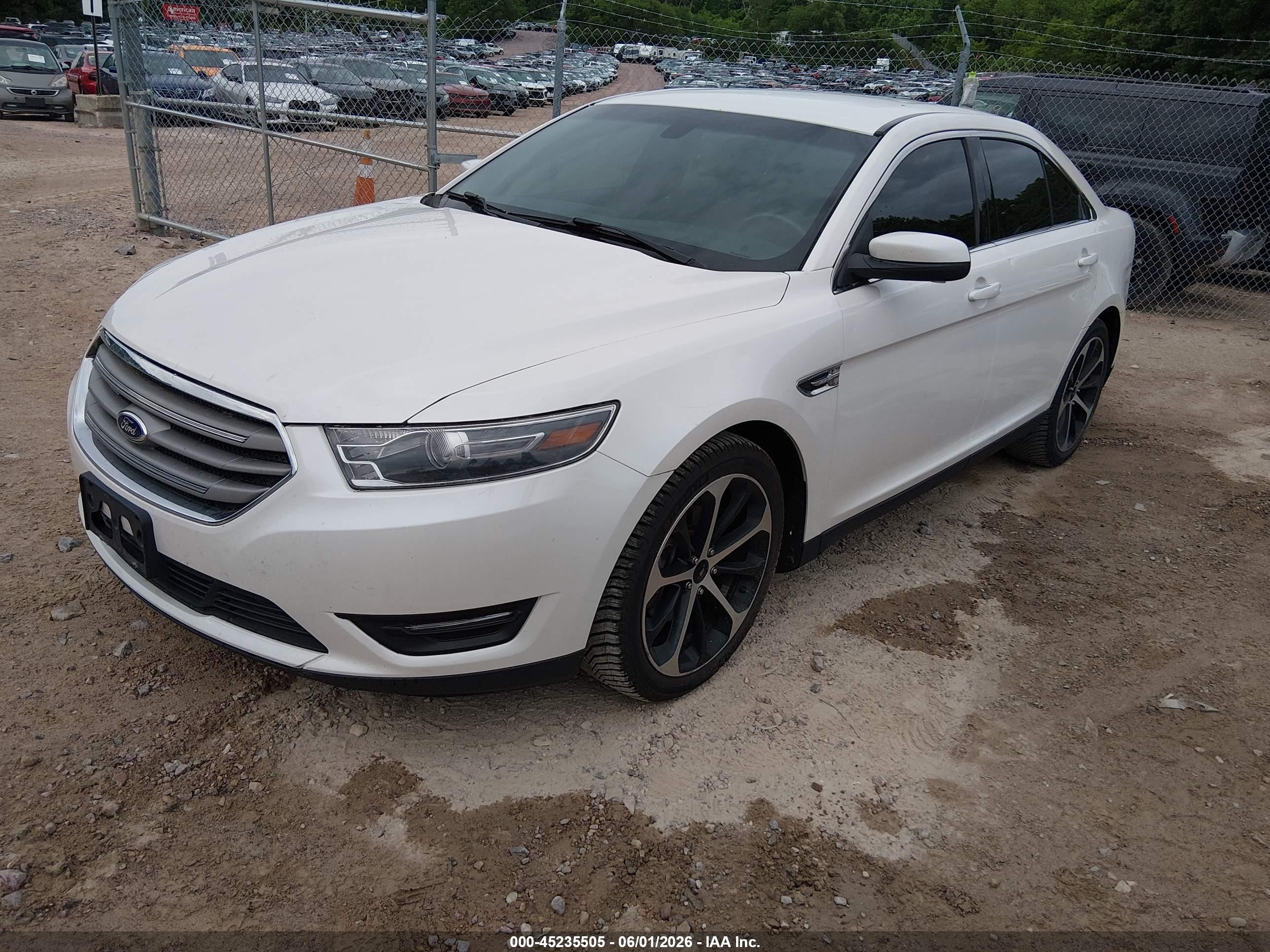 2015 Ford Taurus Sel White vin: 1FAHP2E81FG133137