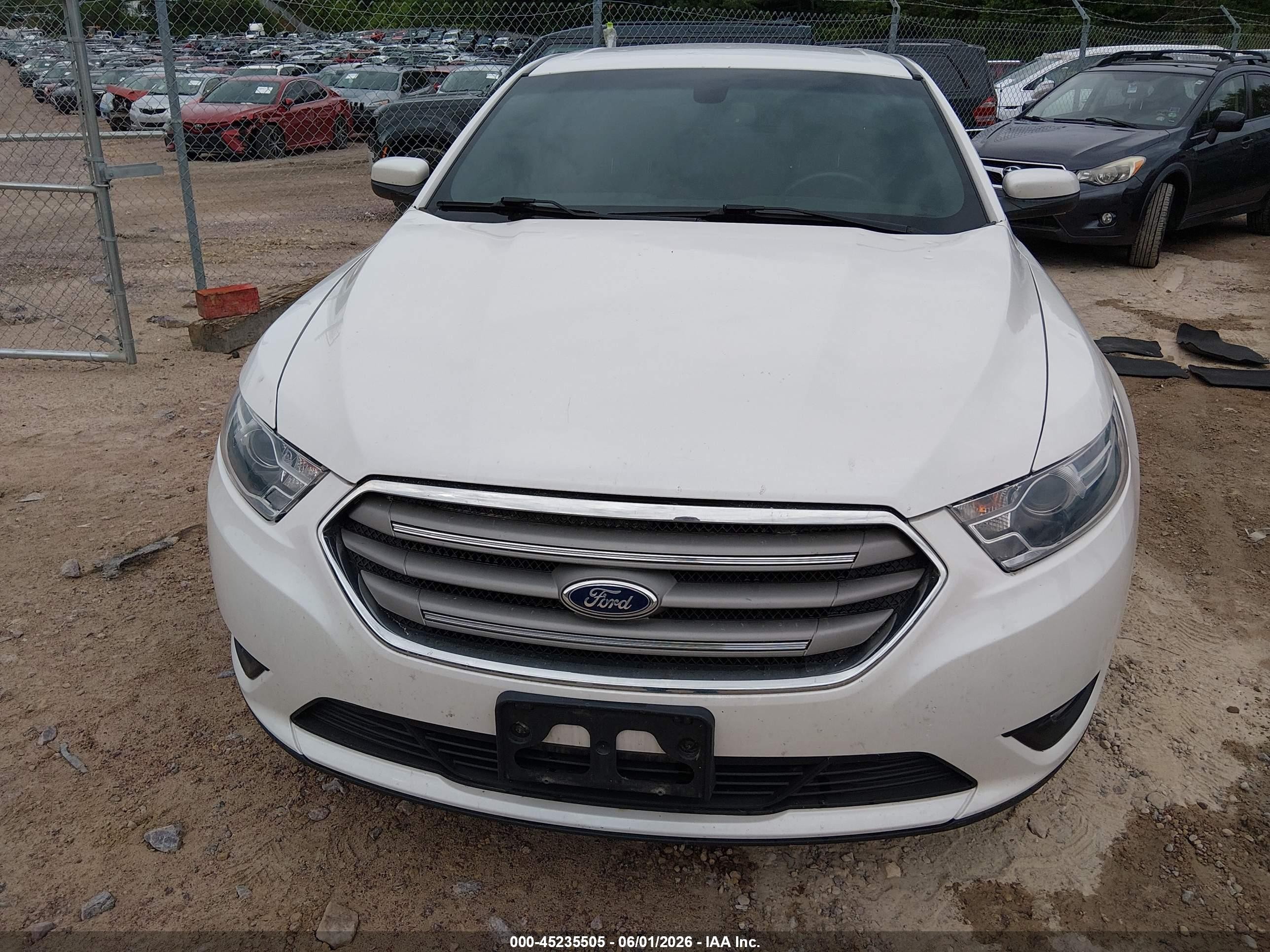 2015 Ford Taurus Sel White vin: 1FAHP2E81FG133137