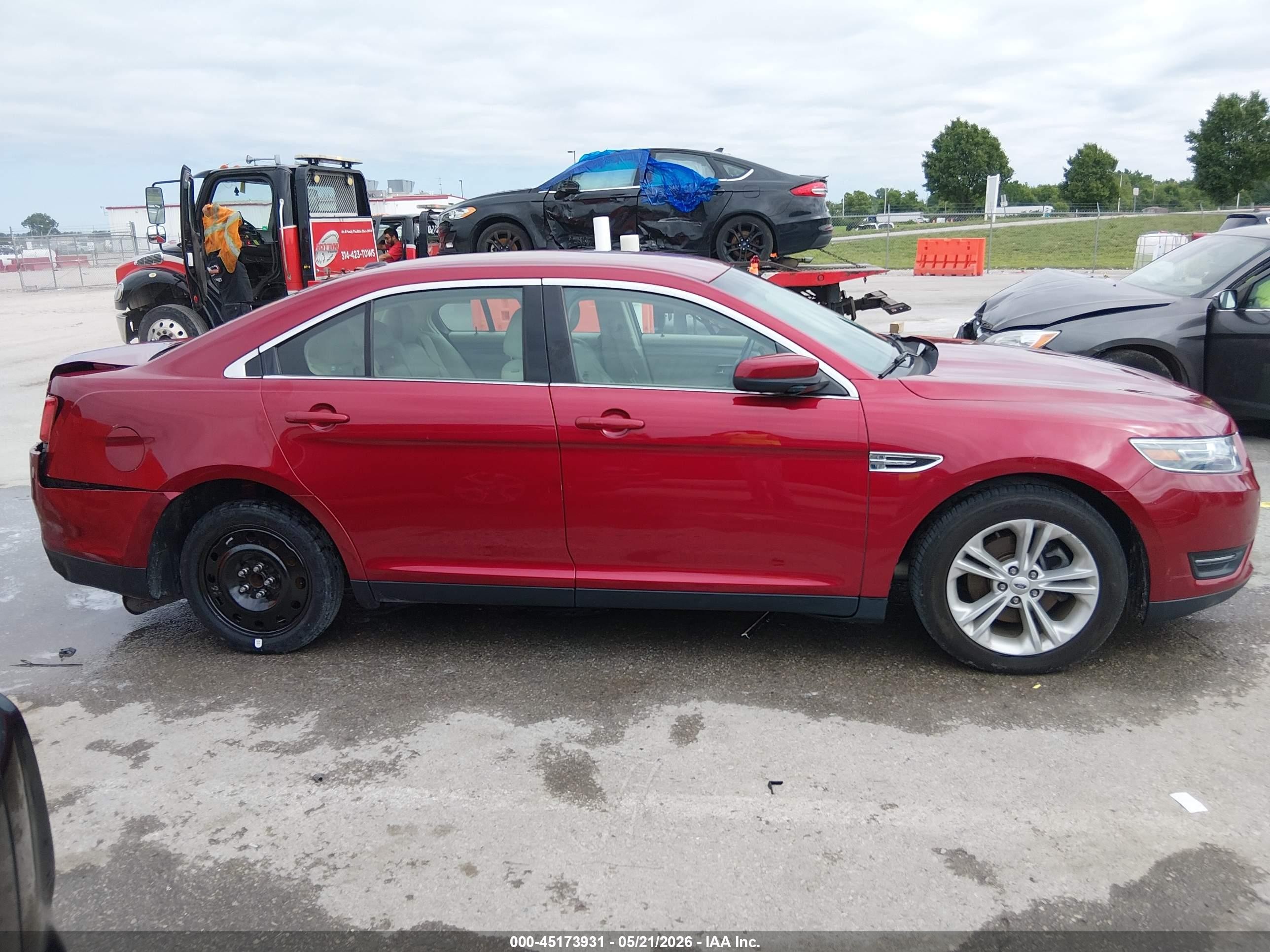 2015 Ford Taurus Sel Red vin: 1FAHP2E81FG164694
