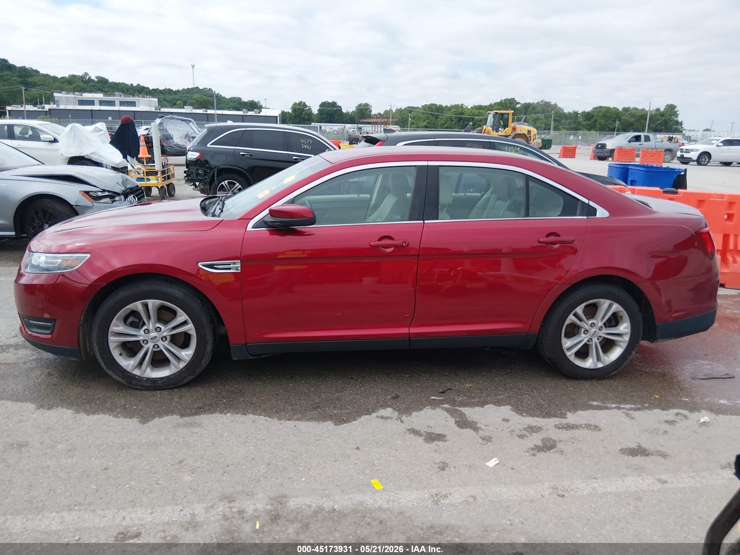 2015 Ford Taurus Sel Red vin: 1FAHP2E81FG164694