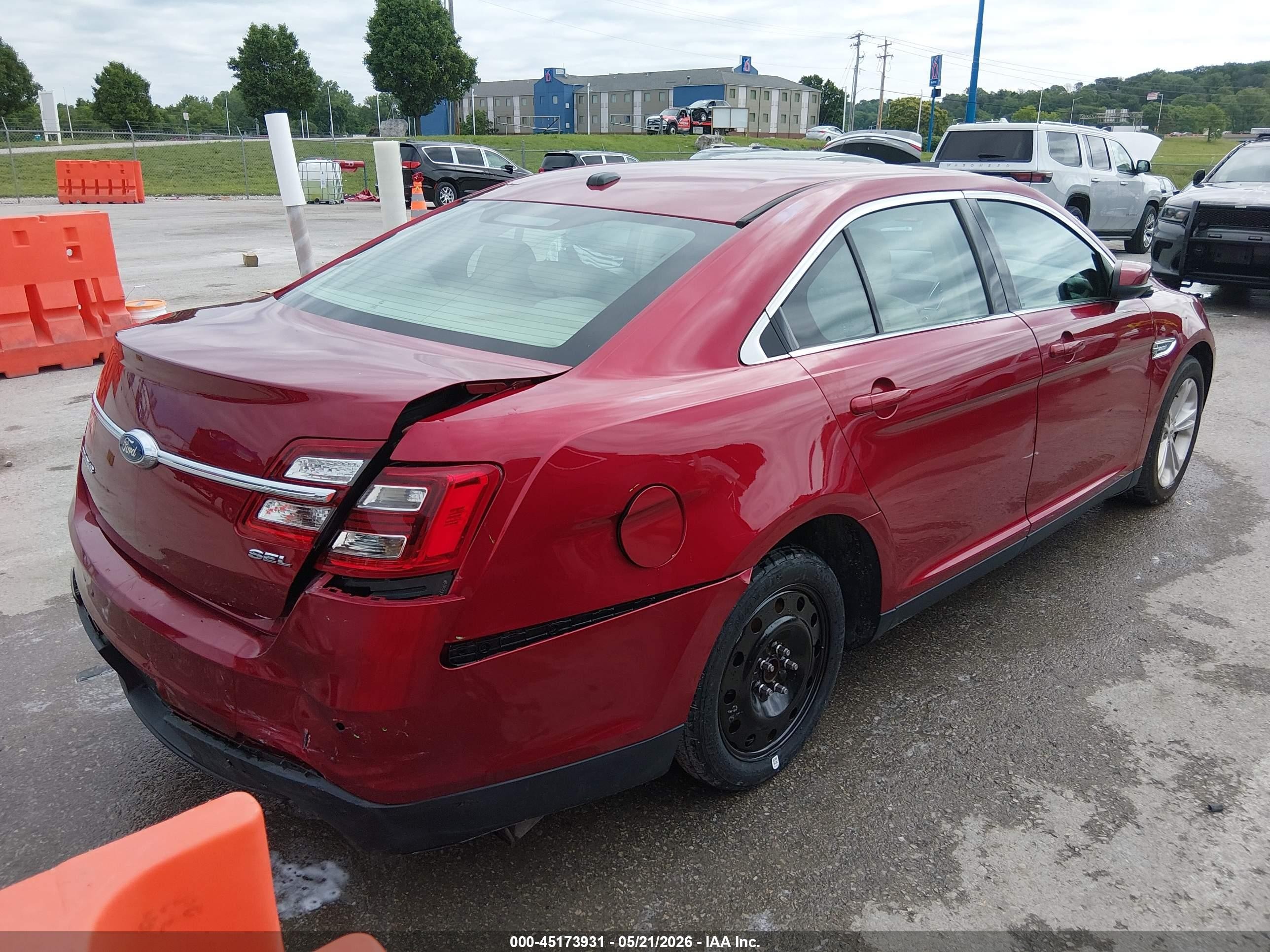 2015 Ford Taurus Sel Red vin: 1FAHP2E81FG164694