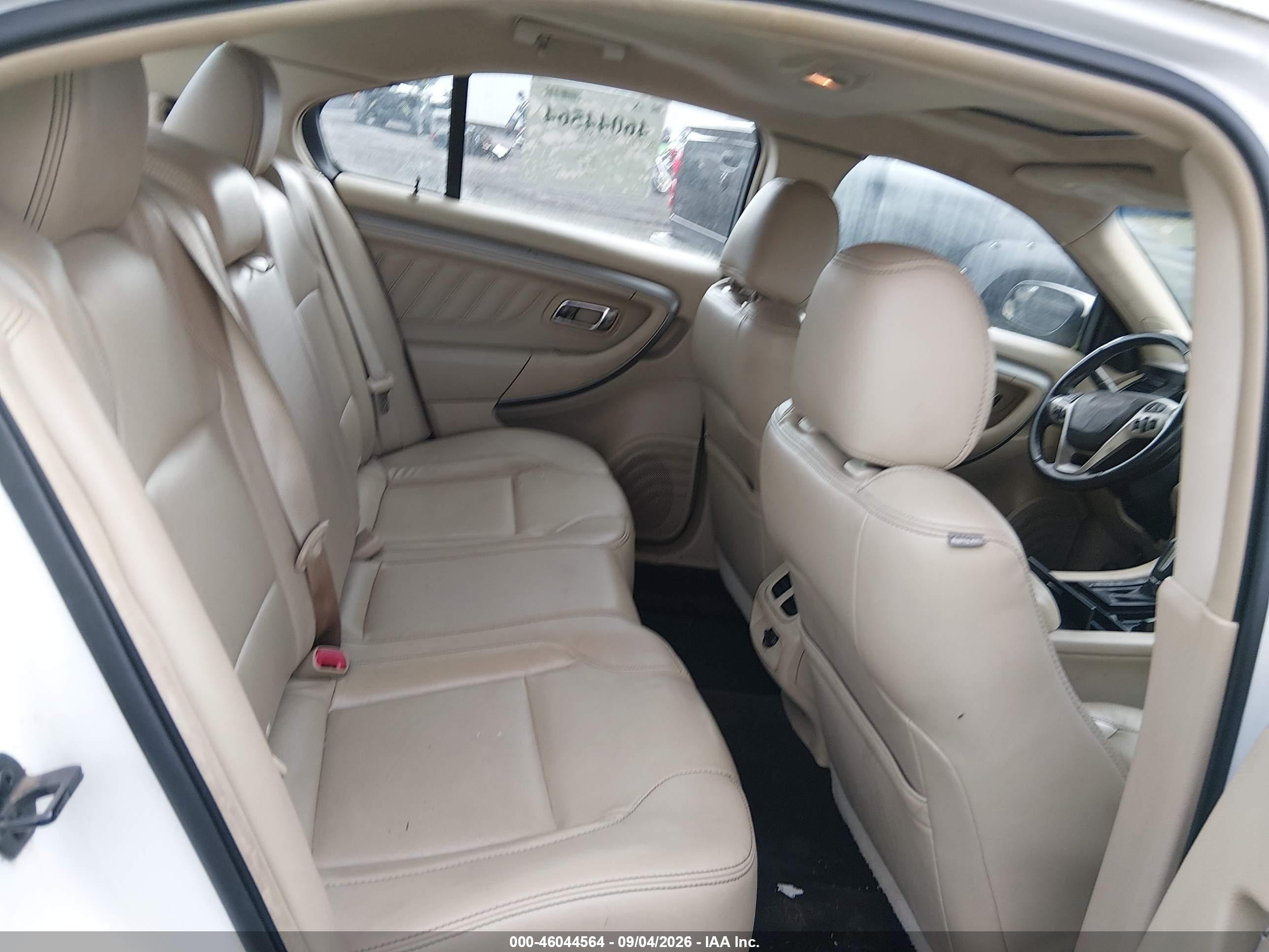2013 Ford Taurus Sel White vin: 1FAHP2E82DG102640
