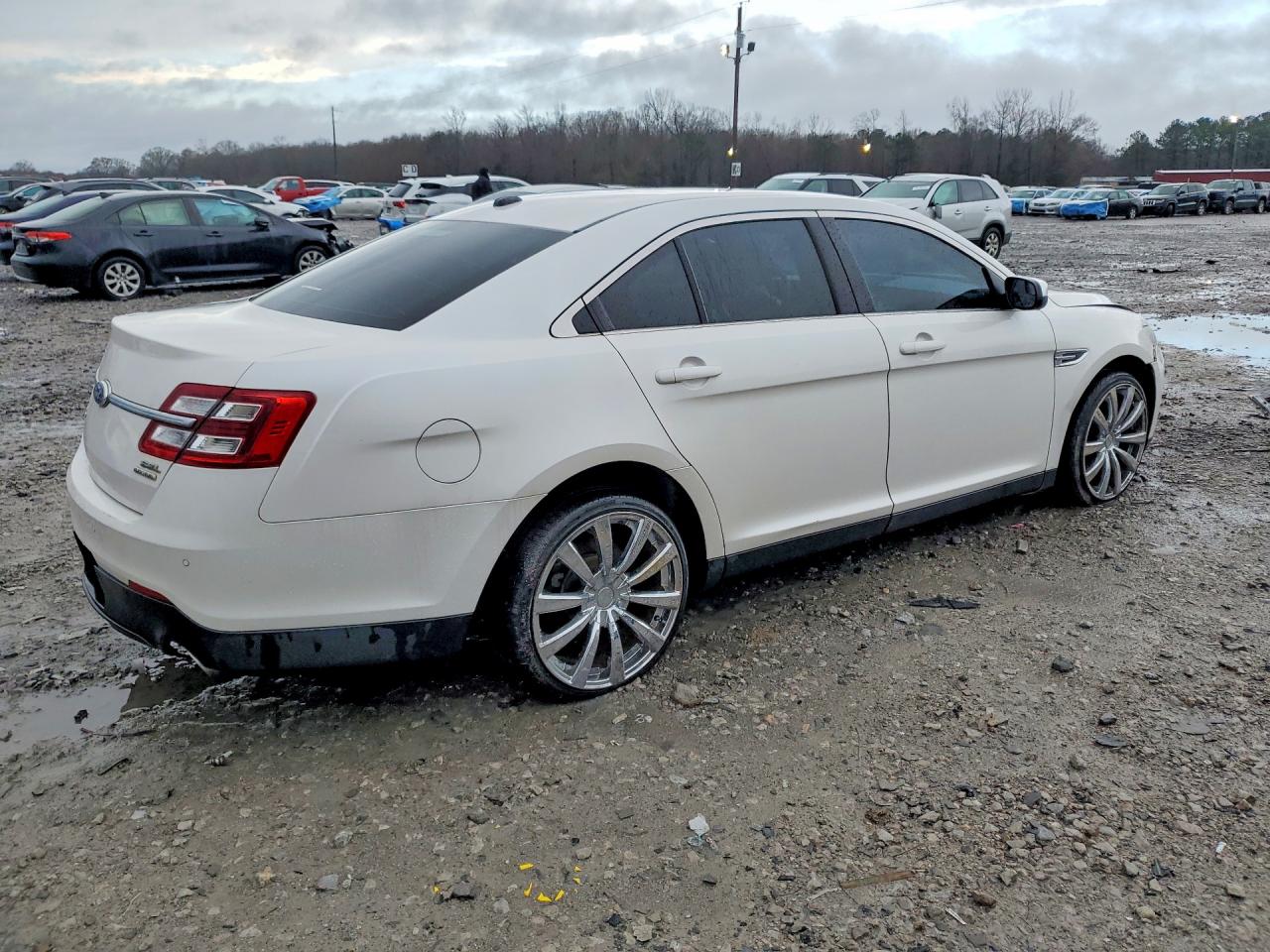 2013 Ford Taurus Sel White vin: 1FAHP2E82DG107465