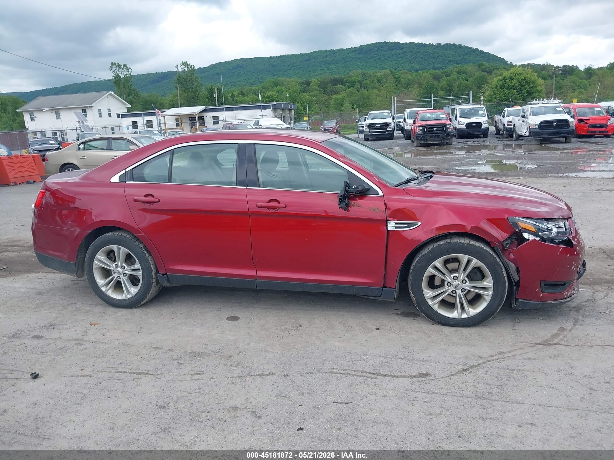 2013 Ford Taurus Sel Red vin: 1FAHP2E82DG190489