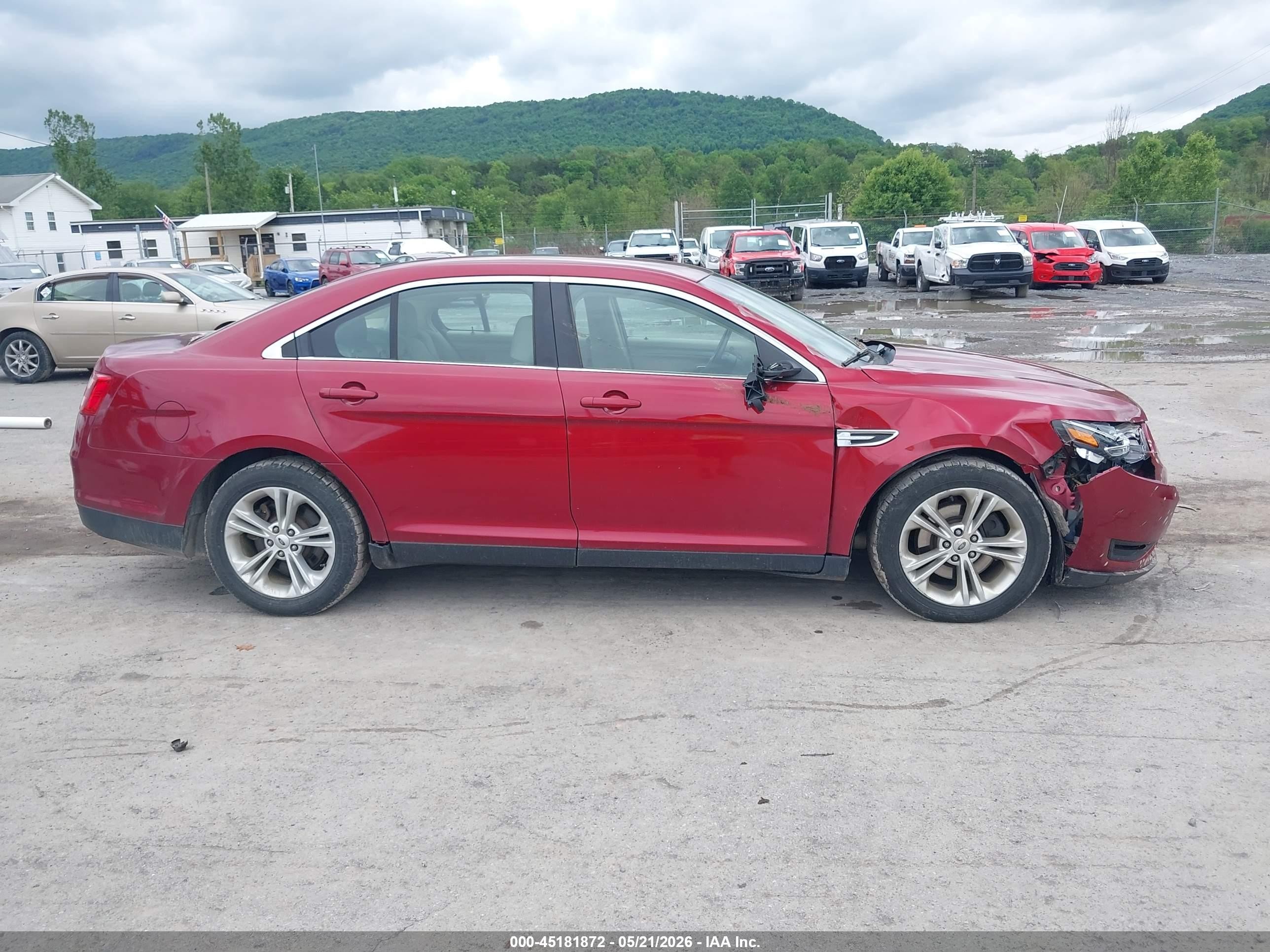 2013 Ford Taurus Sel Red vin: 1FAHP2E82DG190489