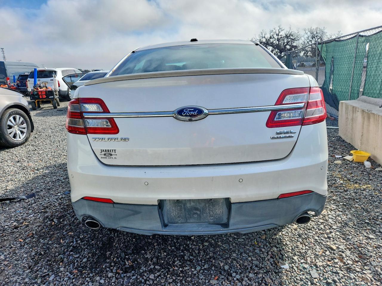 2015 Ford Taurus Sel White vin: 1FAHP2E82FG100230