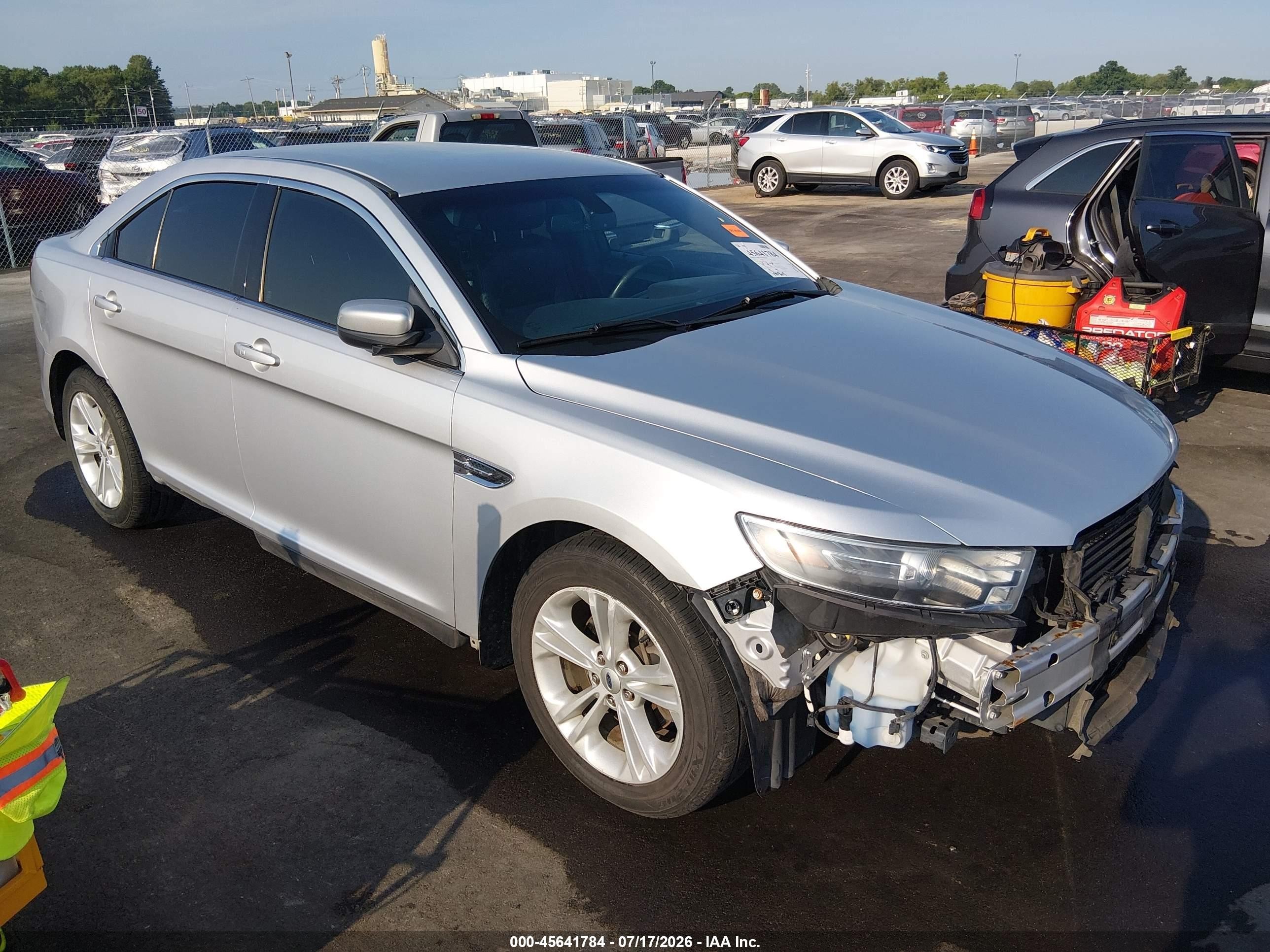 1FAHP2E82FG112040