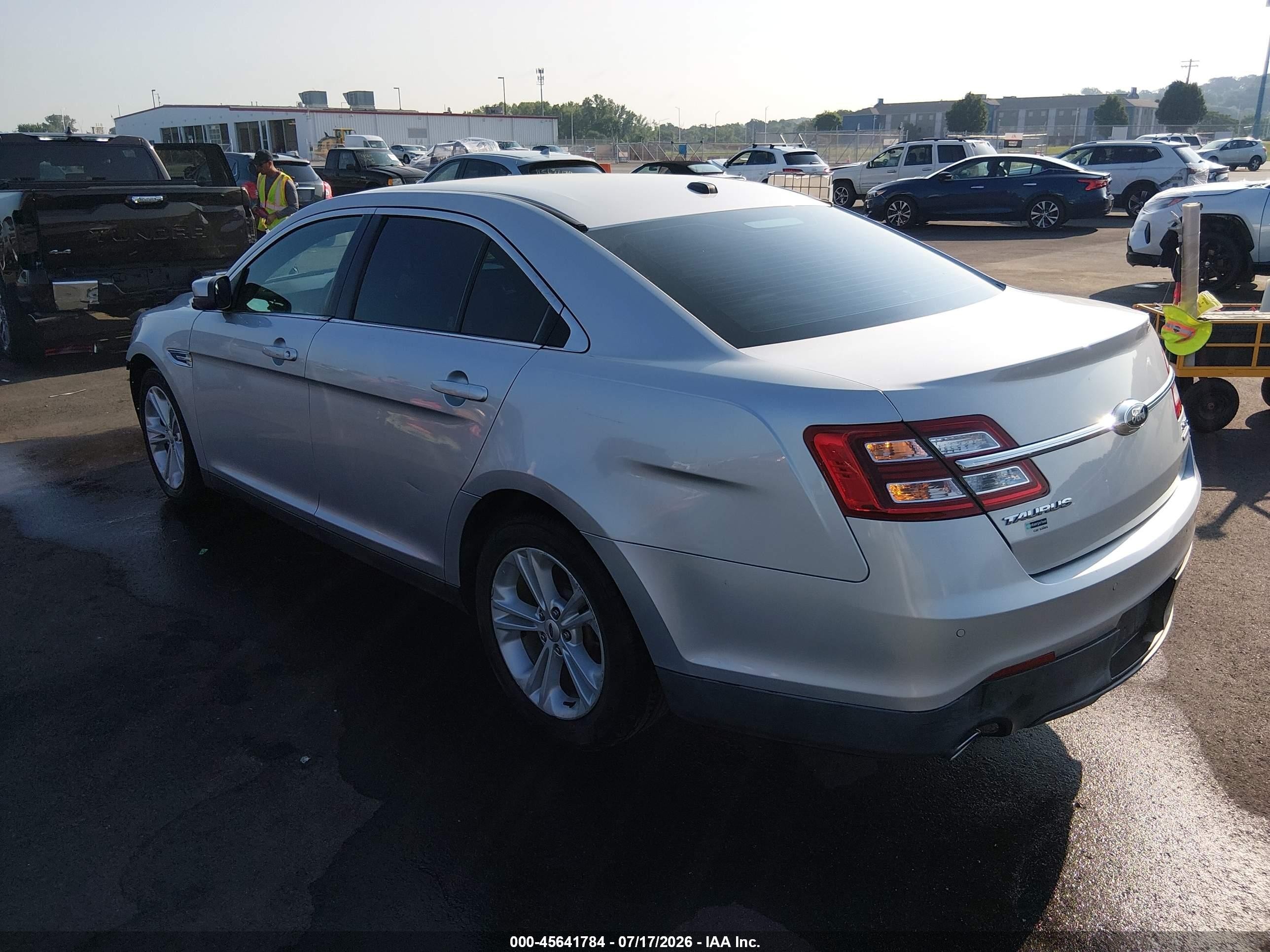 2015 Ford Taurus Sel Silver vin: 1FAHP2E82FG112040